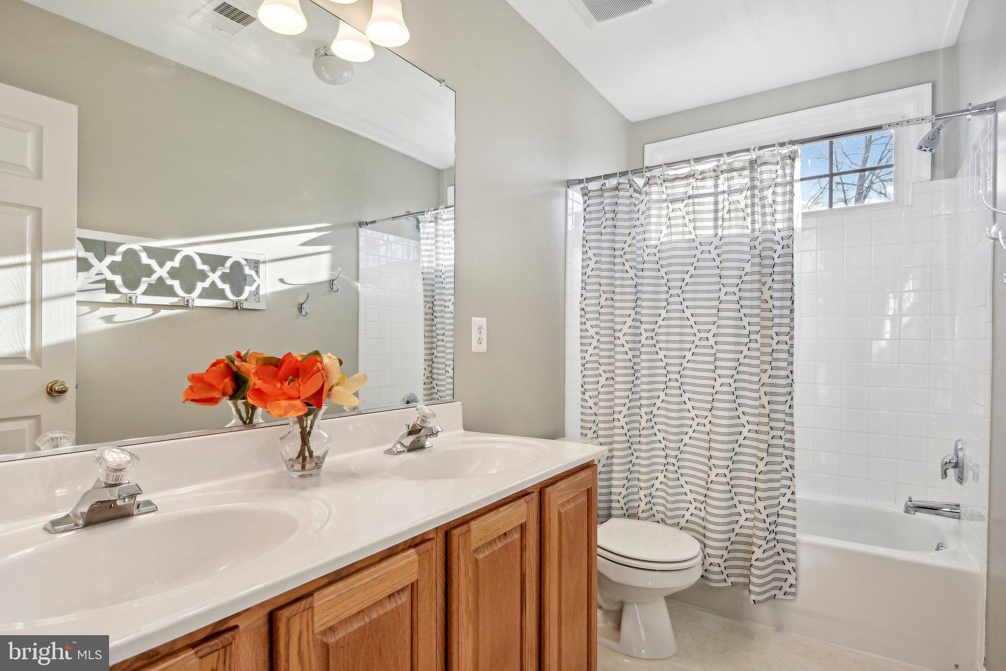 LAURIANNE WOODS - Residential