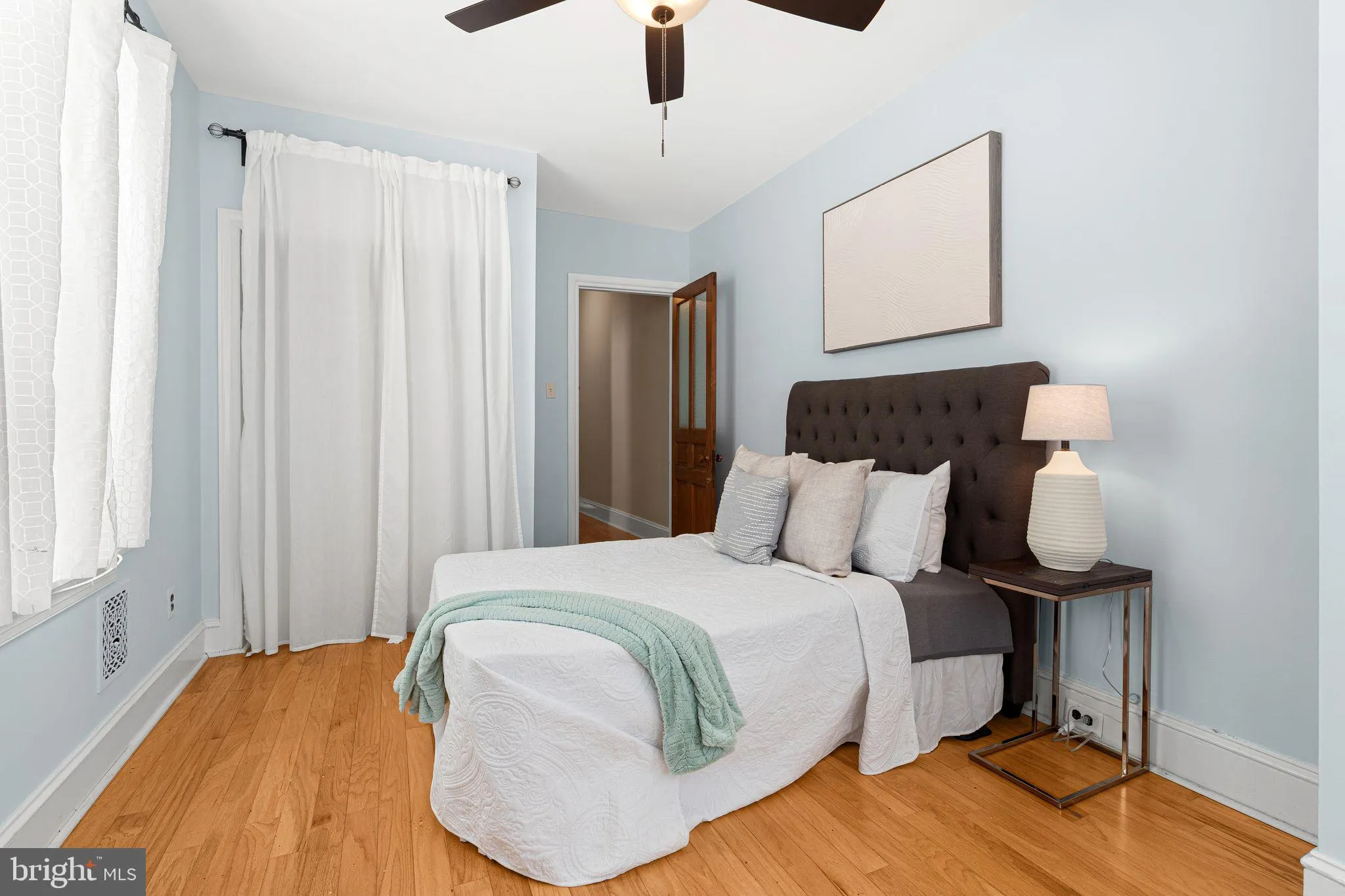 Philadelphia, Pennsylvania 19130, United States, 3 Bedrooms Bedrooms, ,2 BathroomsBathrooms,Residential,Active,133996