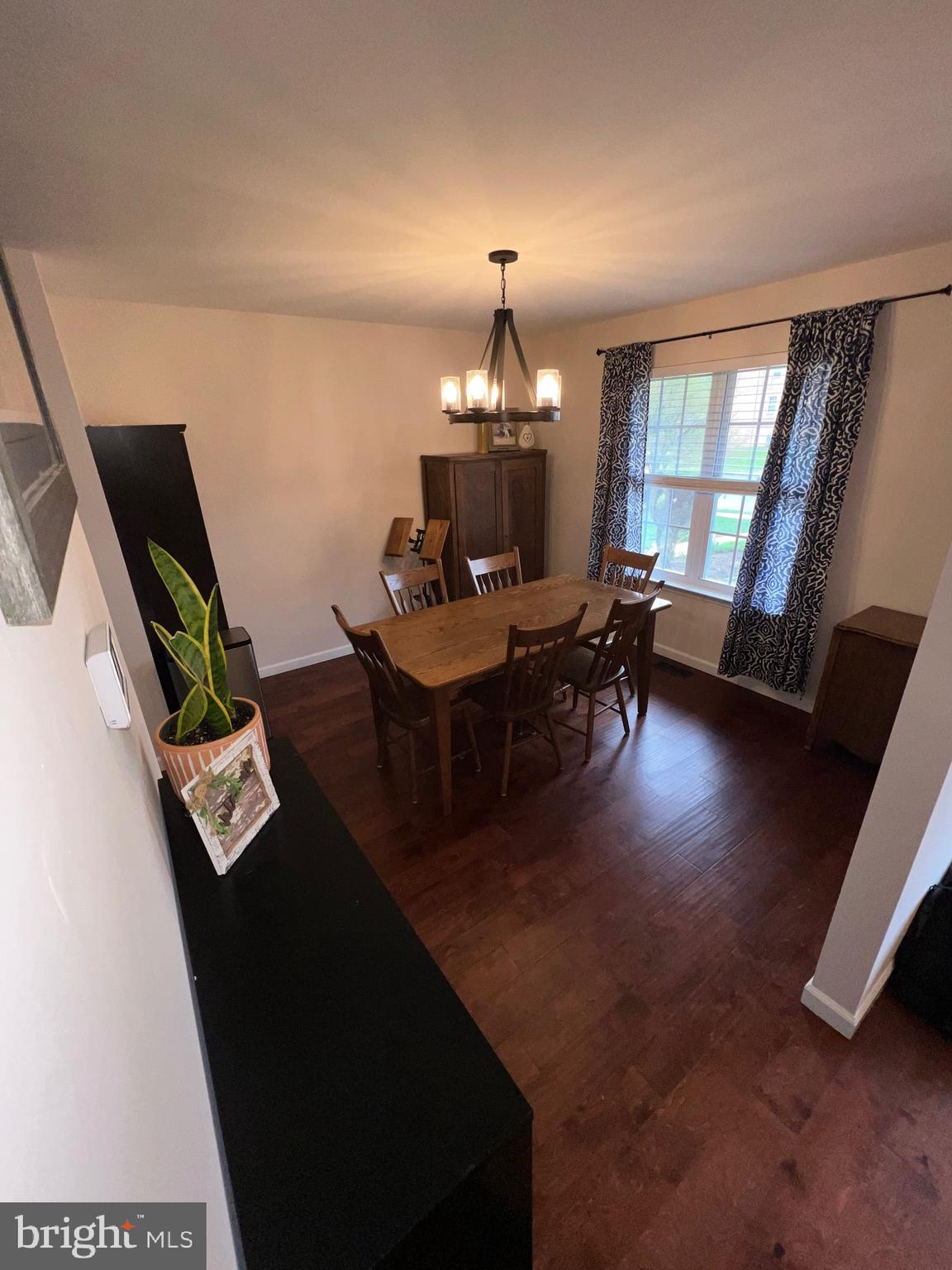 213 LAUREEN ROAD