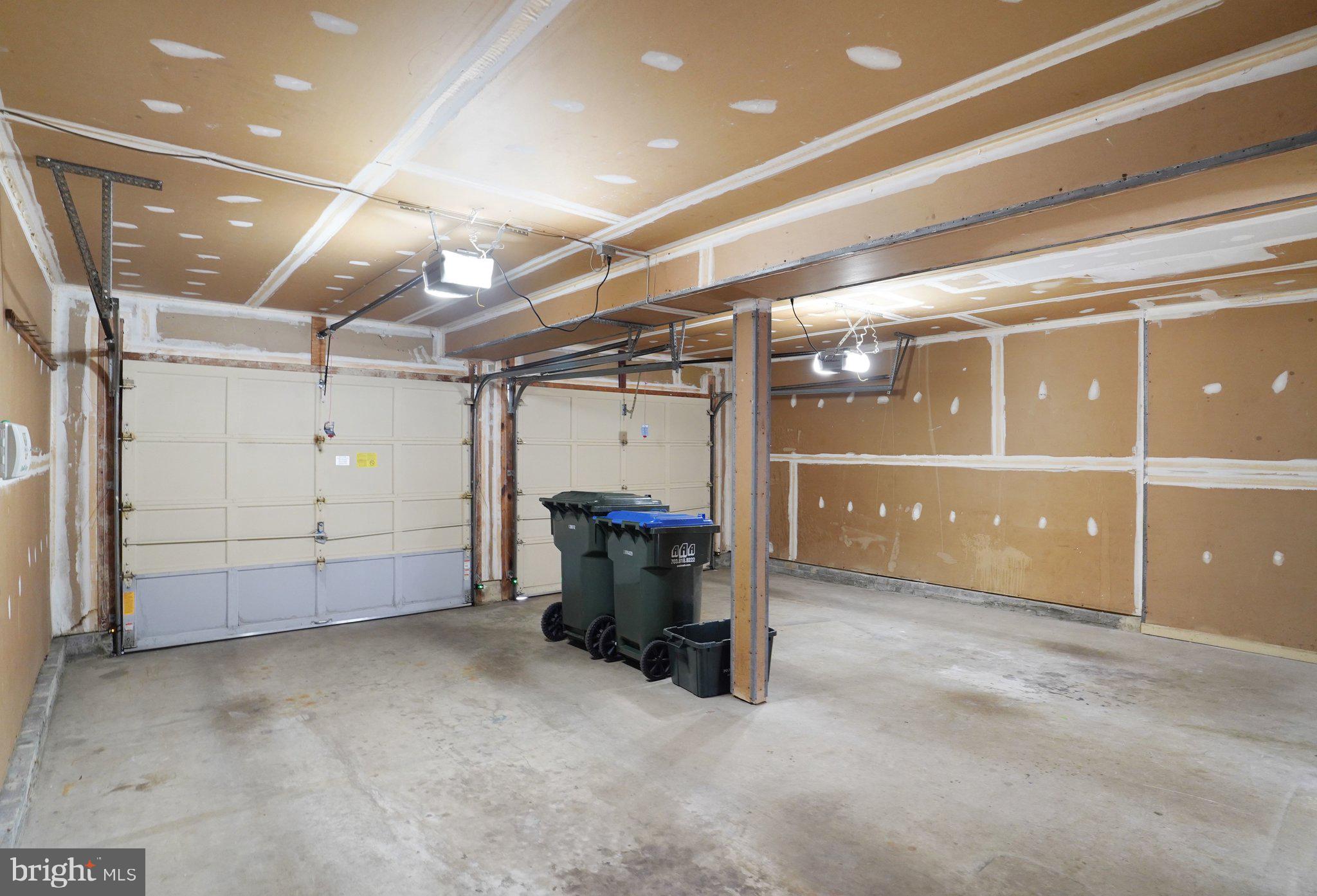 LAKEWOOD HILLS - Residential