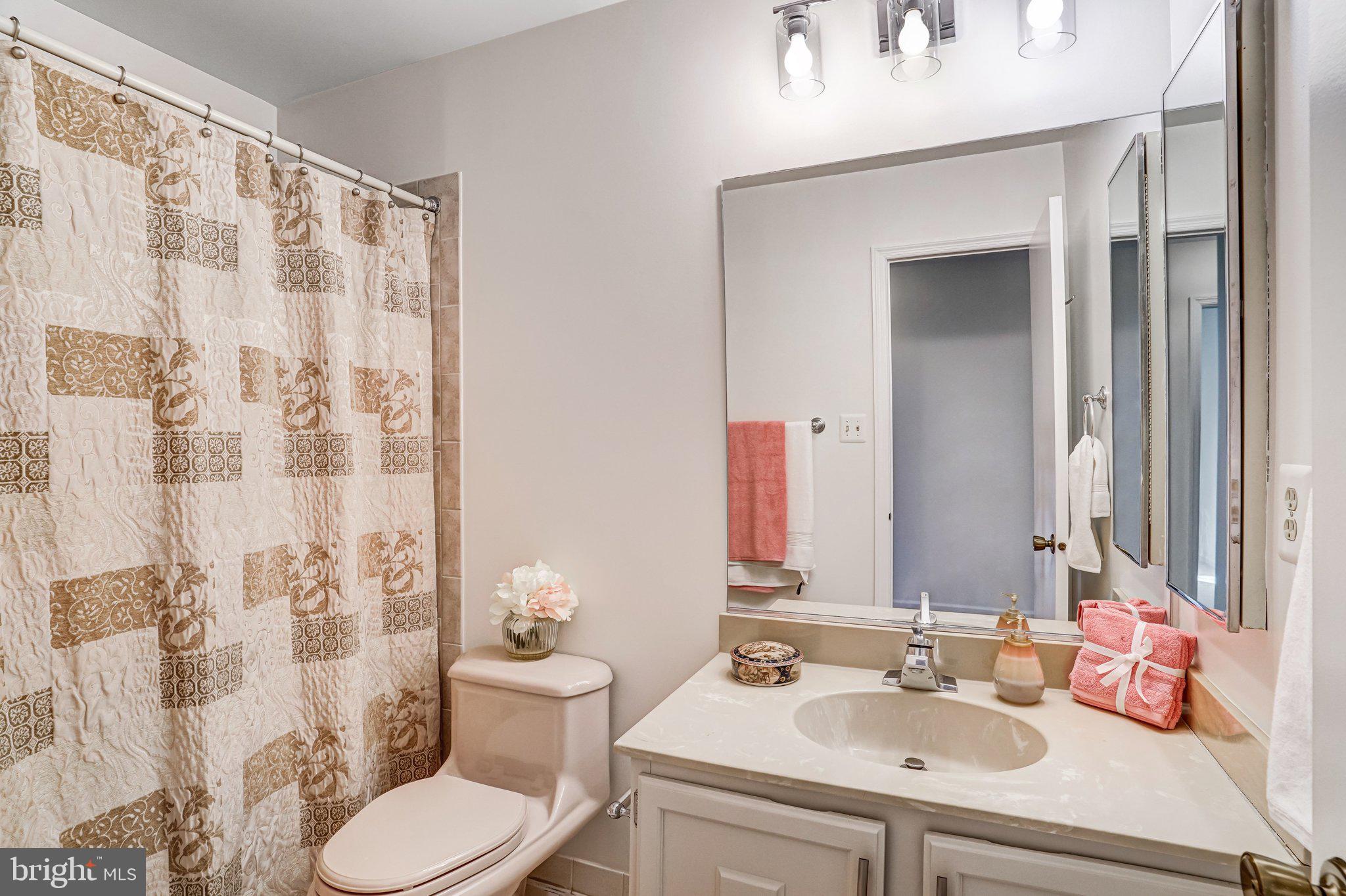 LAKEWOOD HILLS - Residential