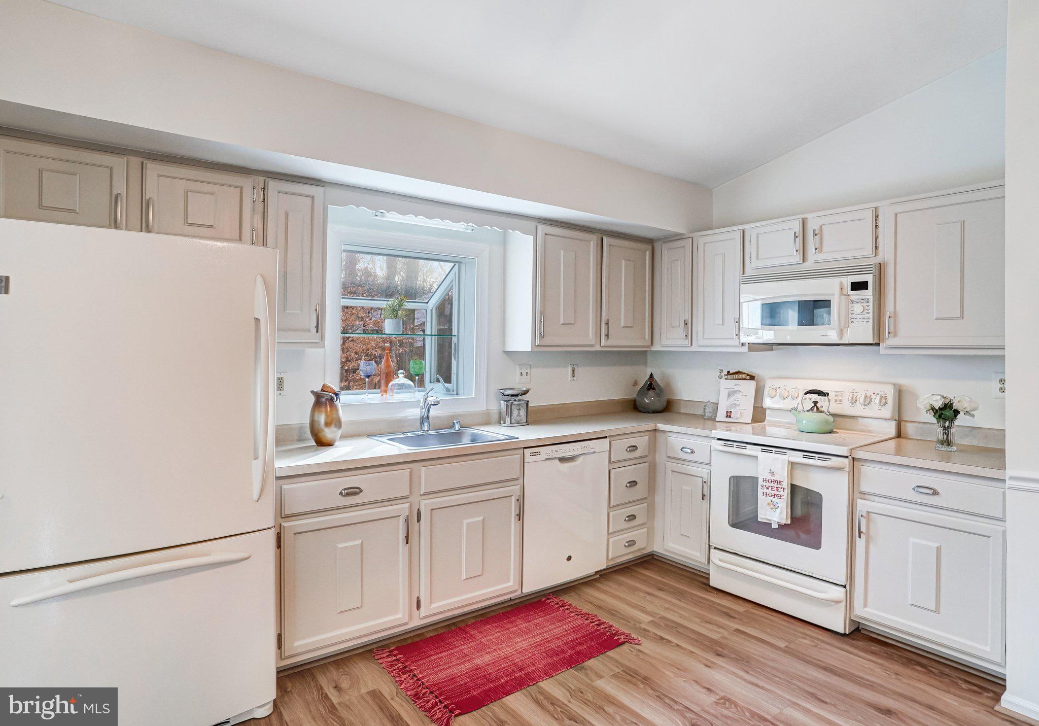 LAKEWOOD HILLS - Residential