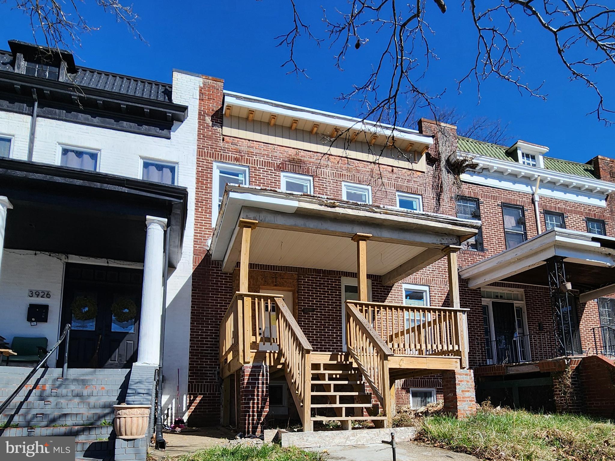 ONLINE AUCTION: Bidding begins 09/26/2025 @ 10:00 AM. Bidding ends 09/30/2025 @ 11:40 AM. List Price is Suggested Opening Bid. Deposit: $10,000.
This two-story townhouse is located in the Forest Park neighborhood in Baltimore. Residents can enjoy the nearby attractions such as Forest Park Golf Course, Windsor Hills Park, and Lake Ashburton. Nearby grocery options include Forest Park Market on Norfolk Ave. Major road access is relatively direct via Garrison Boulevard and West Northern Parkway, which connect to larger thoroughfares in Baltimore. This property is fully framed and ready for significant renovations. The unit is currently vacant.