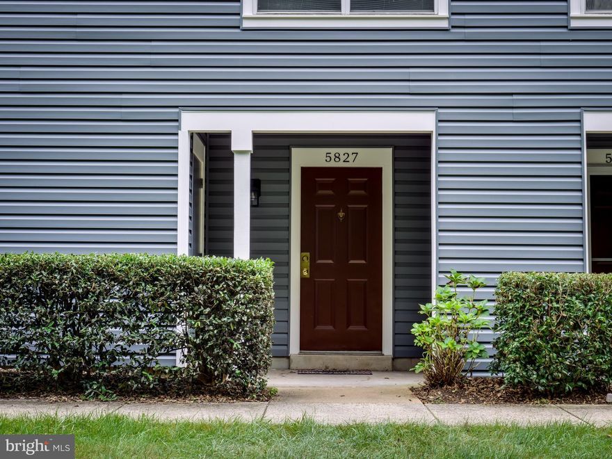 Great opportunity to own at the ponds of Clifton, beautiful 1 bedroom condo with amazing closet space, and outdoor storage area by front door.  This condo has a fireplace!!  upgrades throughout - engineered floor, renovated bathroom, recent appliances, new paint and carpet in bedroom.  Super private with green grass and nature views at both front door and patio door.  Across the street a few steps from shopping, grocery store, restaurants!  Pool, playgrounds, tennis courts, clubhouse and ponds!  There is also a dedicated area for car washing.  The clubhouse has exercise room (currently restricted because of covid, but a great space for working out when it re-opens).    Condo fees include water, trash, common area maintenance, snow removal.  The condo has new siding on exterior.