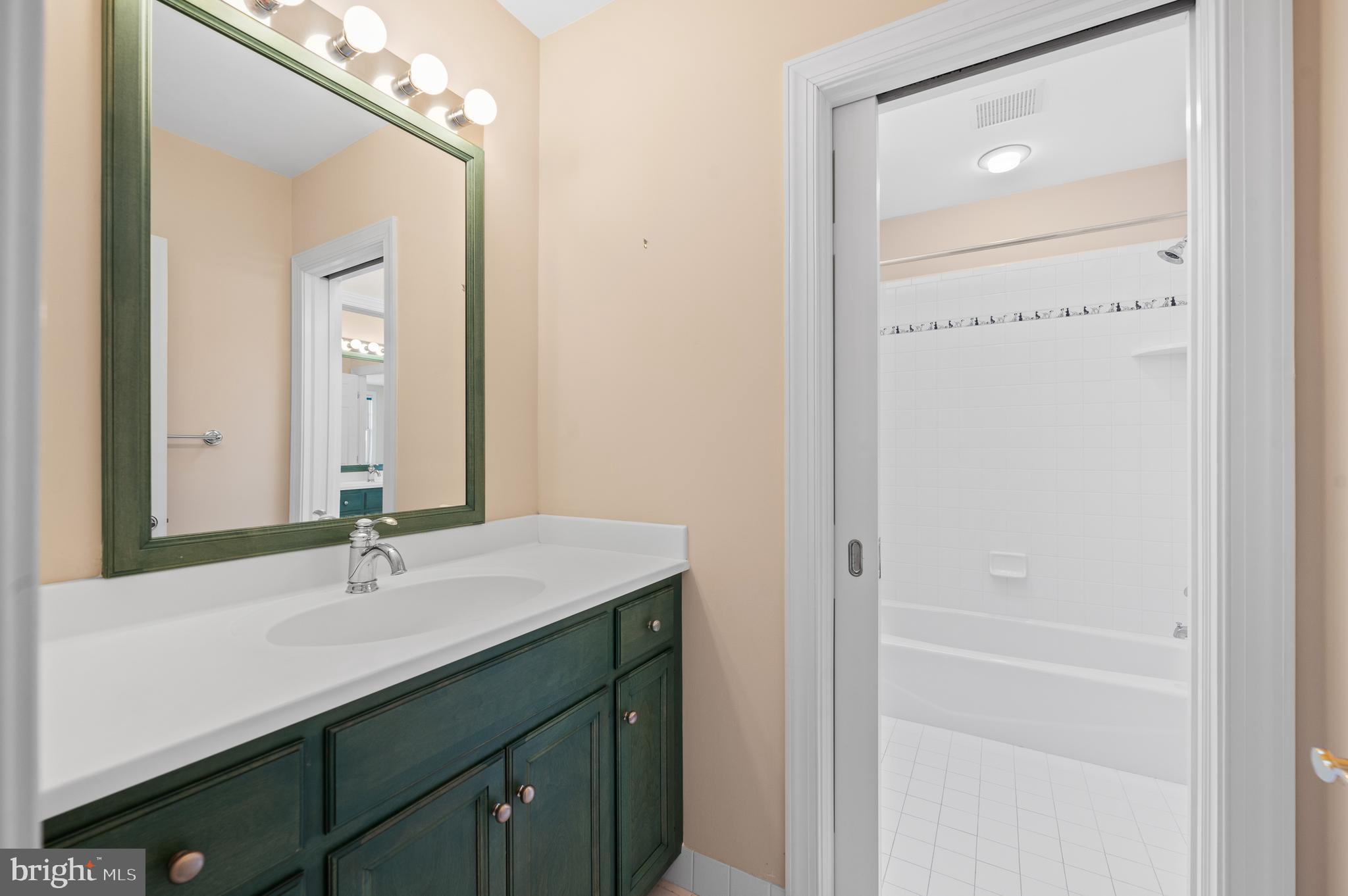 APPLEBROOK - Residential