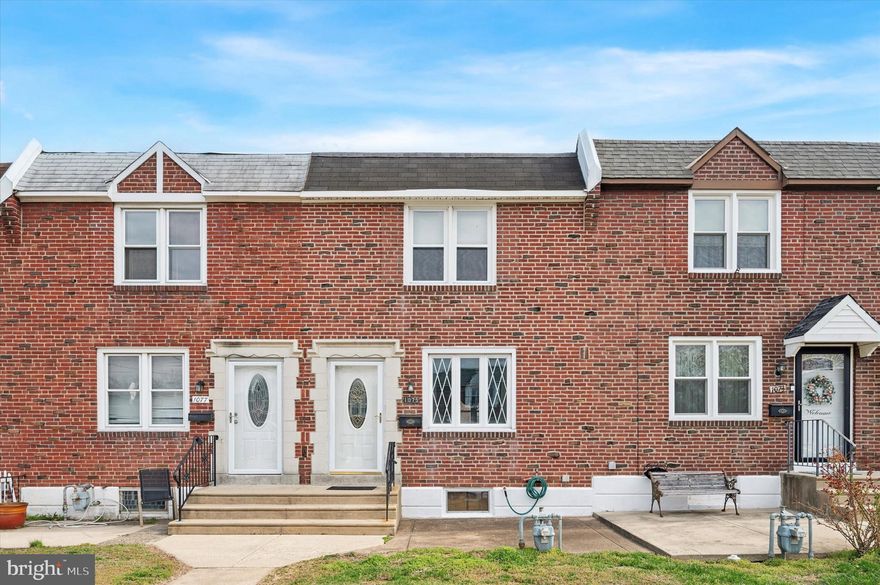 Welcome to this well-maintained 3-bedroom, 1-bath row home located in the sought-after Briarcliffe section of Darby Township. This charming home offers a perfect blend of comfort and convenience, featuring spacious rooms. The main floor boasts a cozy living room, a formal dining room, and a kitchen that's ready for all your home cooking. Upstairs, you'll find three generous bedrooms and a full bath with classic finishes.
The partially finished basement provides additional living space or storage. With easy access to public transportation, shopping, dining, and local parks, this home is a fantastic opportunity for first-time homebuyers or anyone looking for a move-in-ready property in a friendly neighborhood.
Don't miss out on this affordable gem in Briarcliffe!