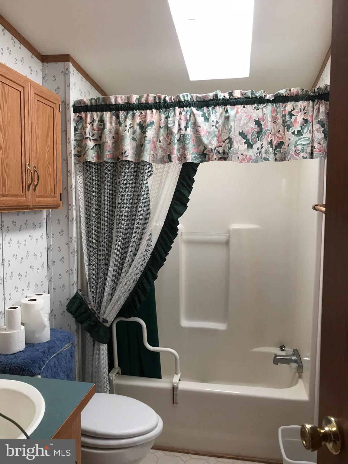 HILLANDALE HOMES - Residential