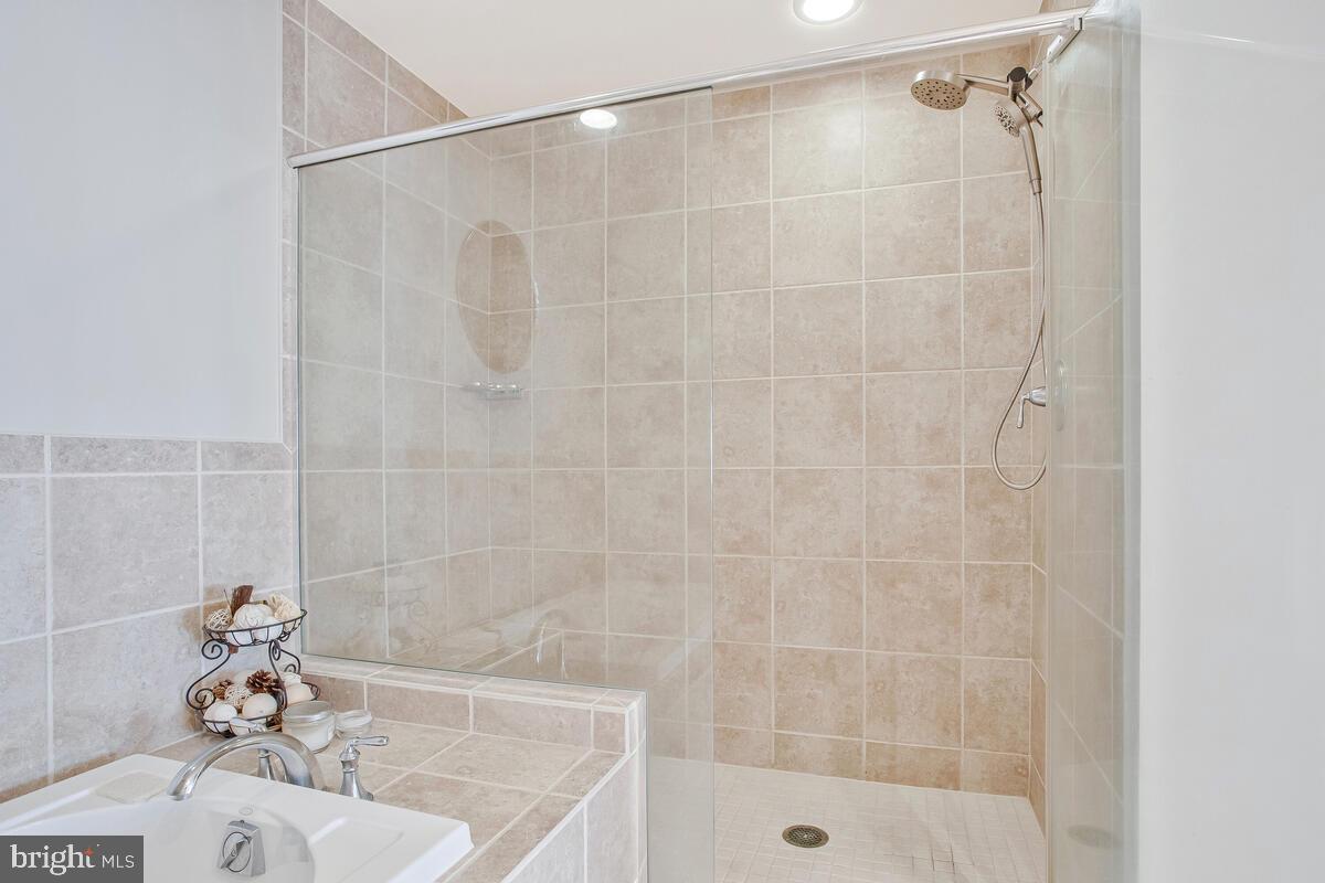 ACTONS LANDING CONDOS - Residential