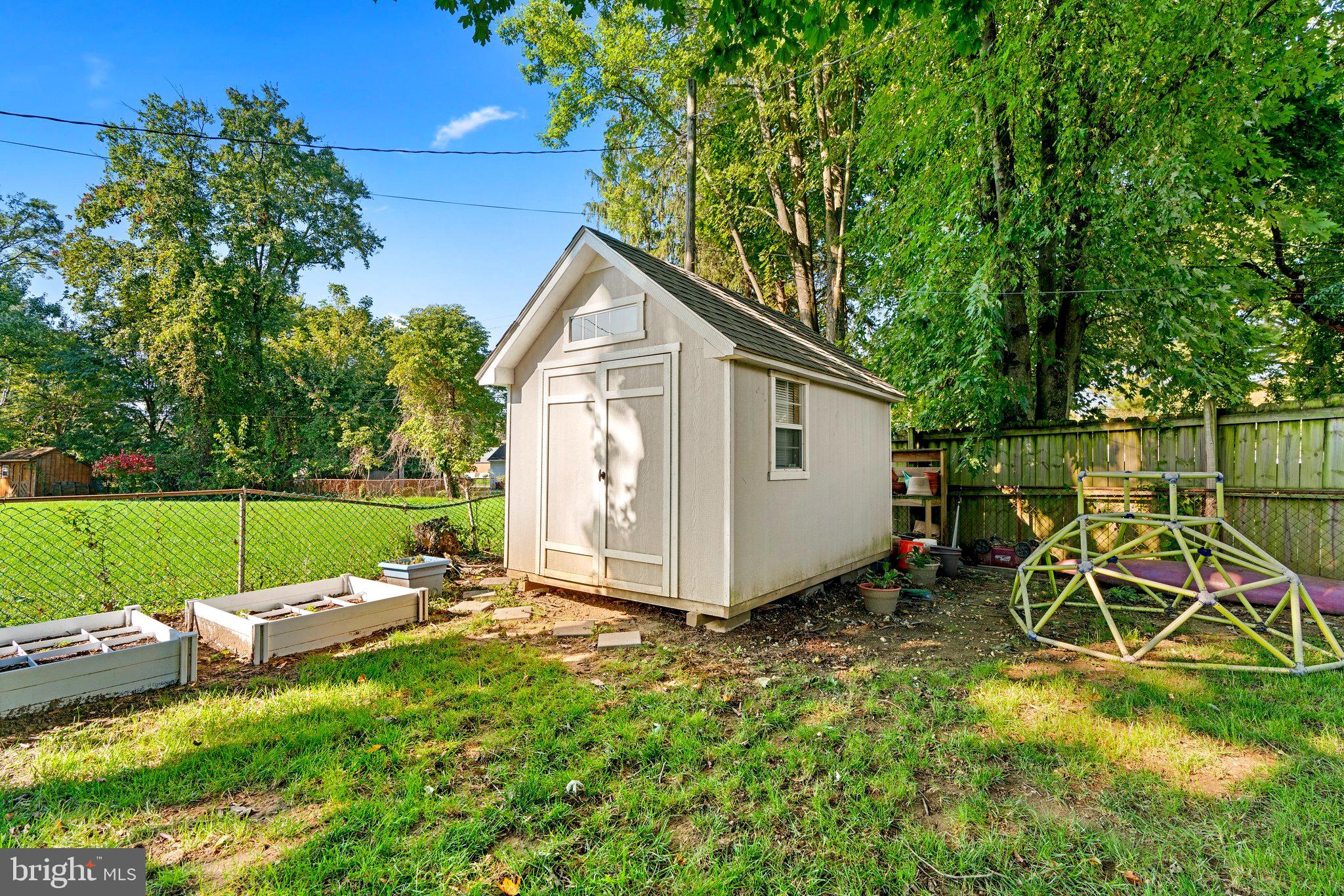 CROWN ESTATES - Residential