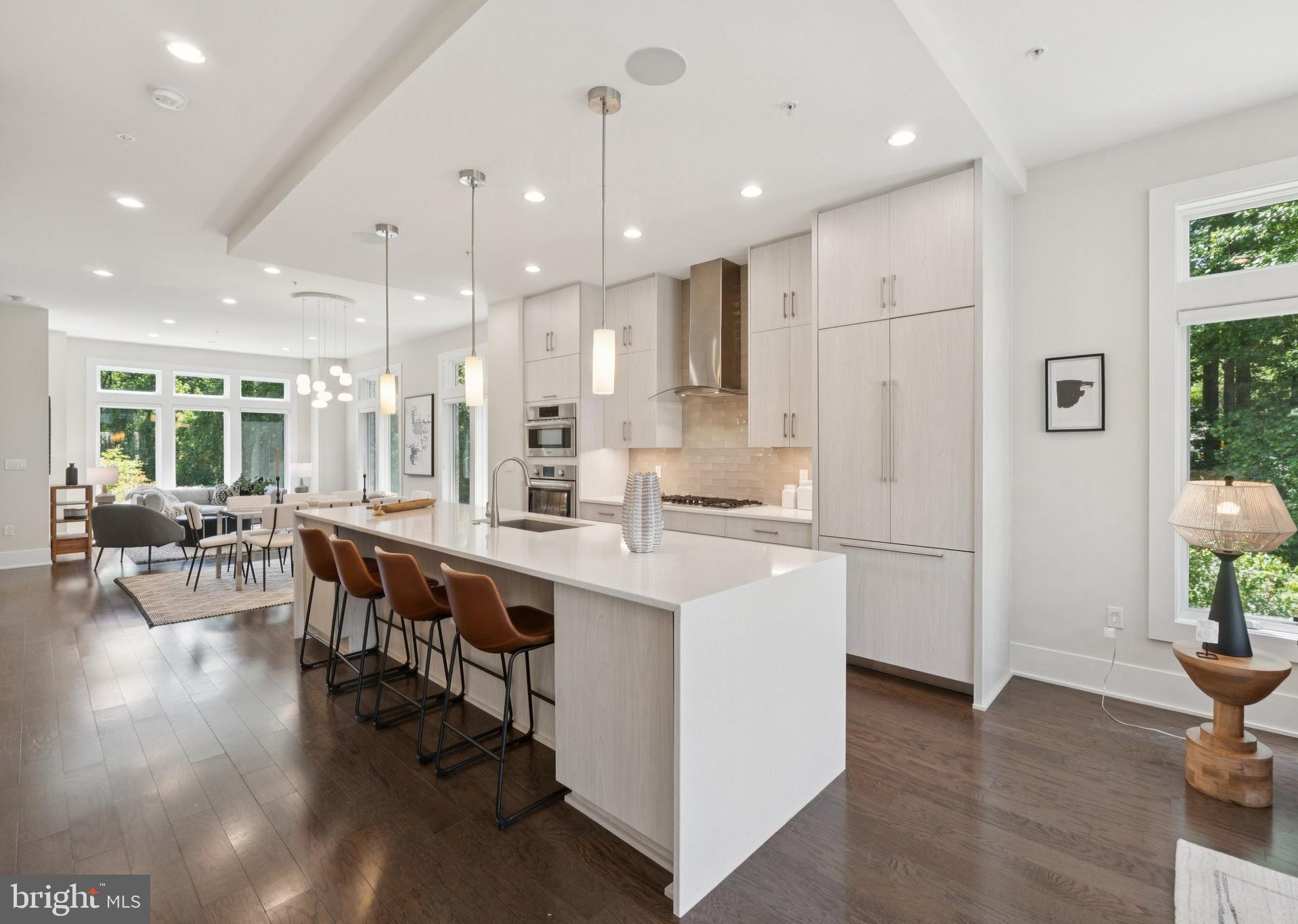 GROSVENOR HEIGHTS - Residential