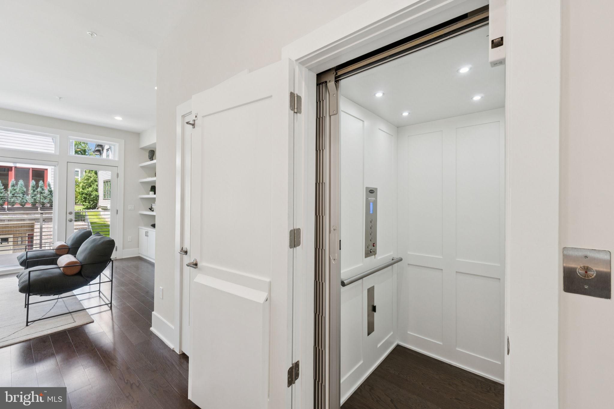 GROSVENOR HEIGHTS - Residential