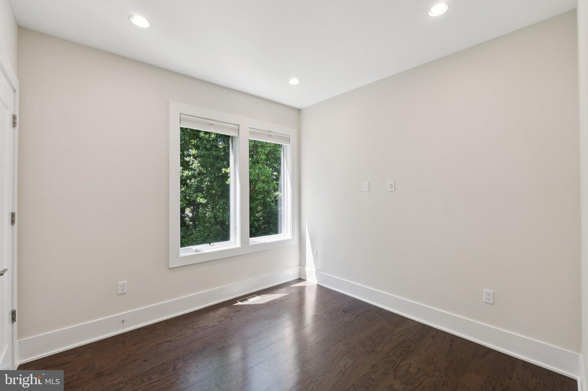 GROSVENOR HEIGHTS - Residential