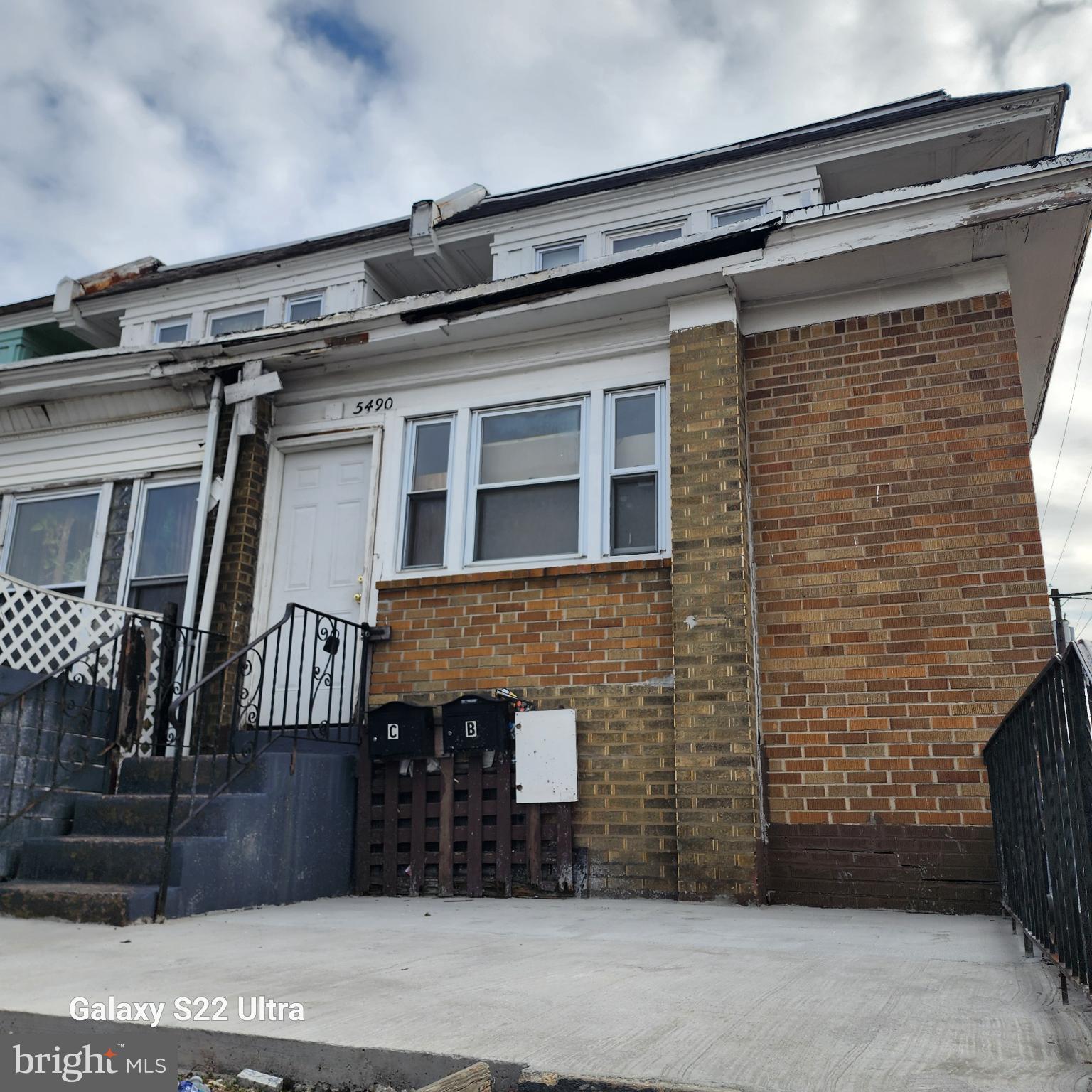 5490 W BERKS STREET 1ST FLOOR