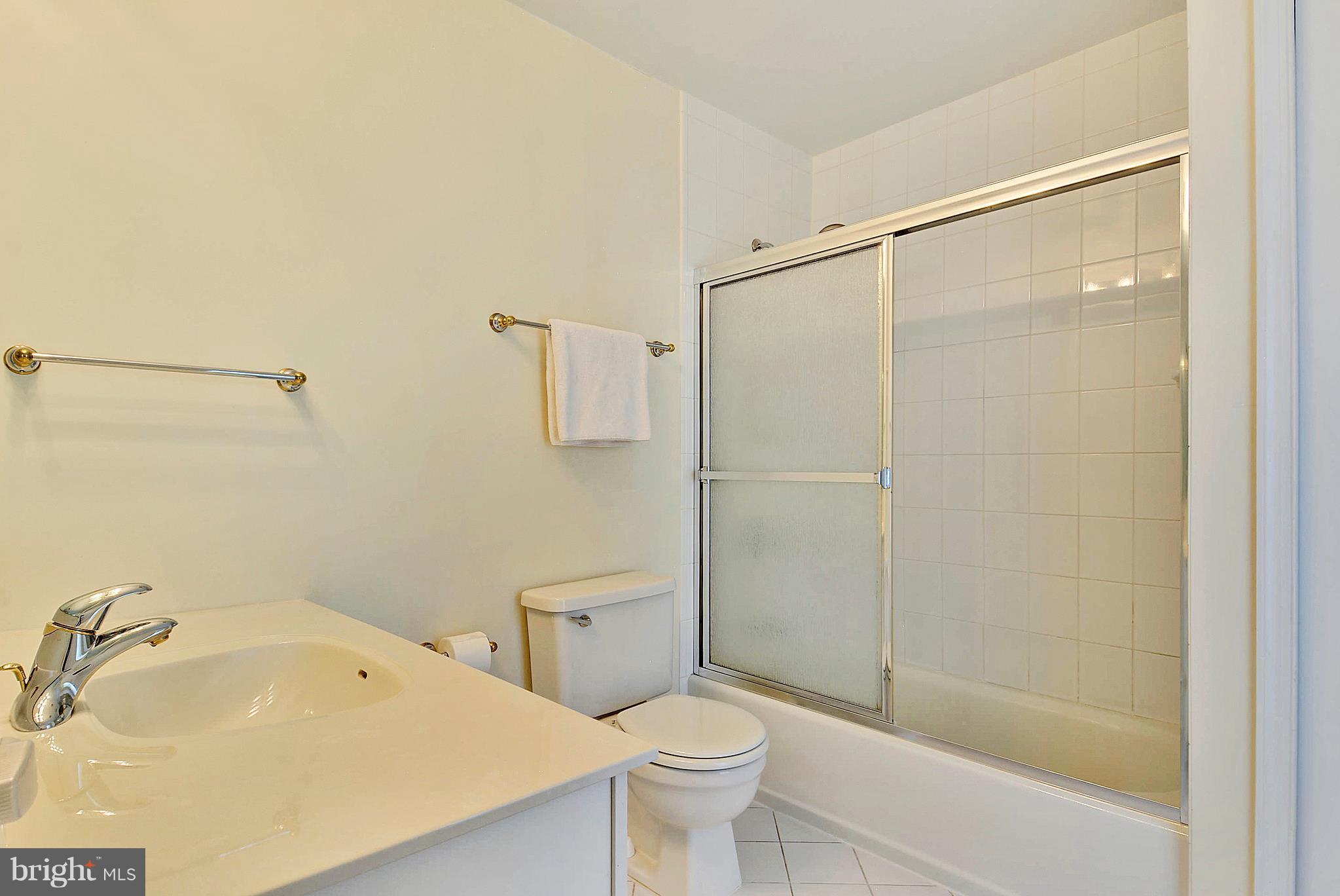 LAKEWOOD HILLS - Residential