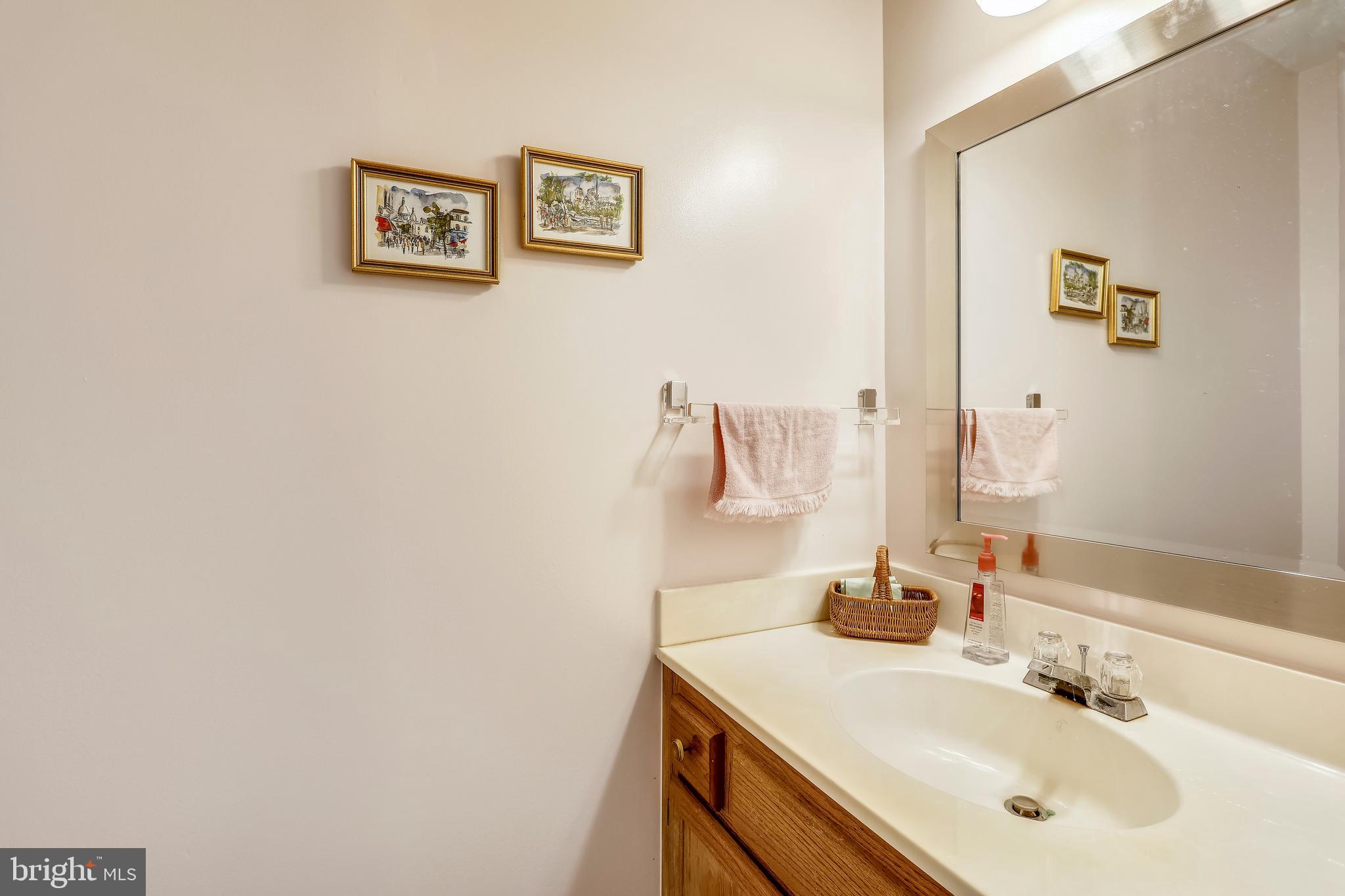 HALLOWELL - Residential