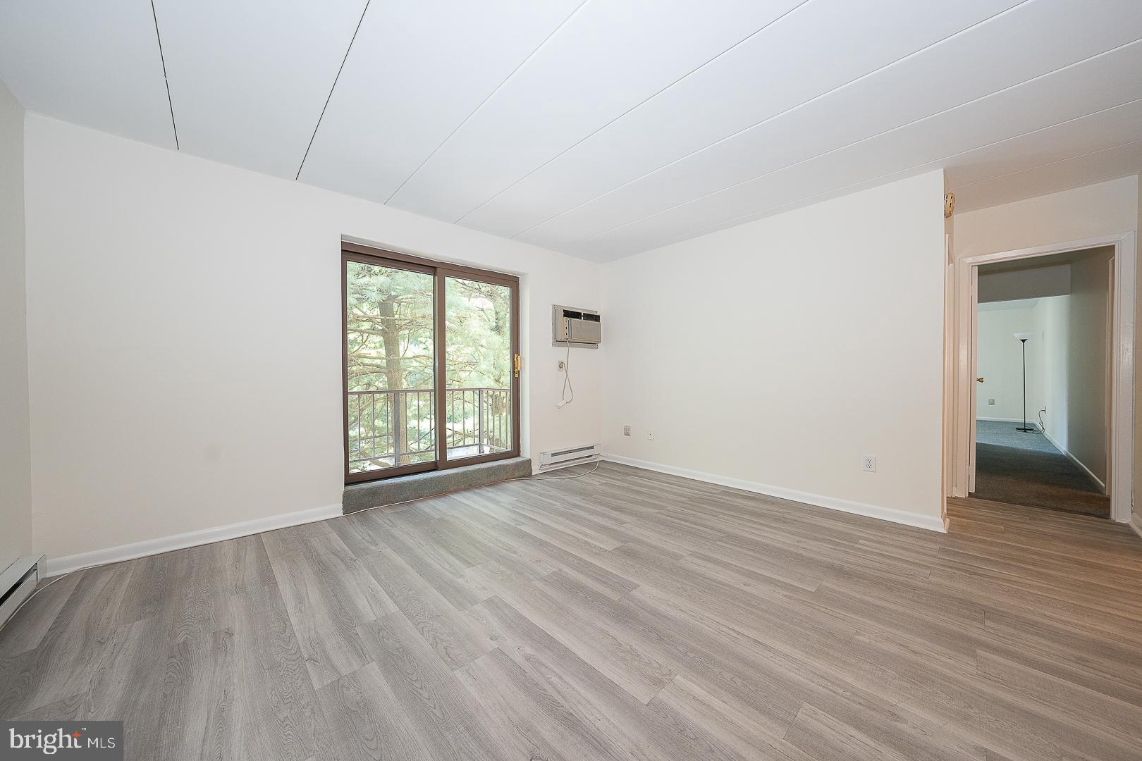 400 GLENDALE ROAD 44