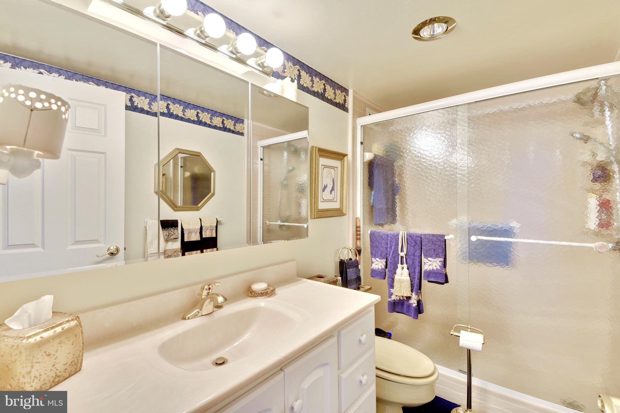 PROMENADE TOWERS - Residential