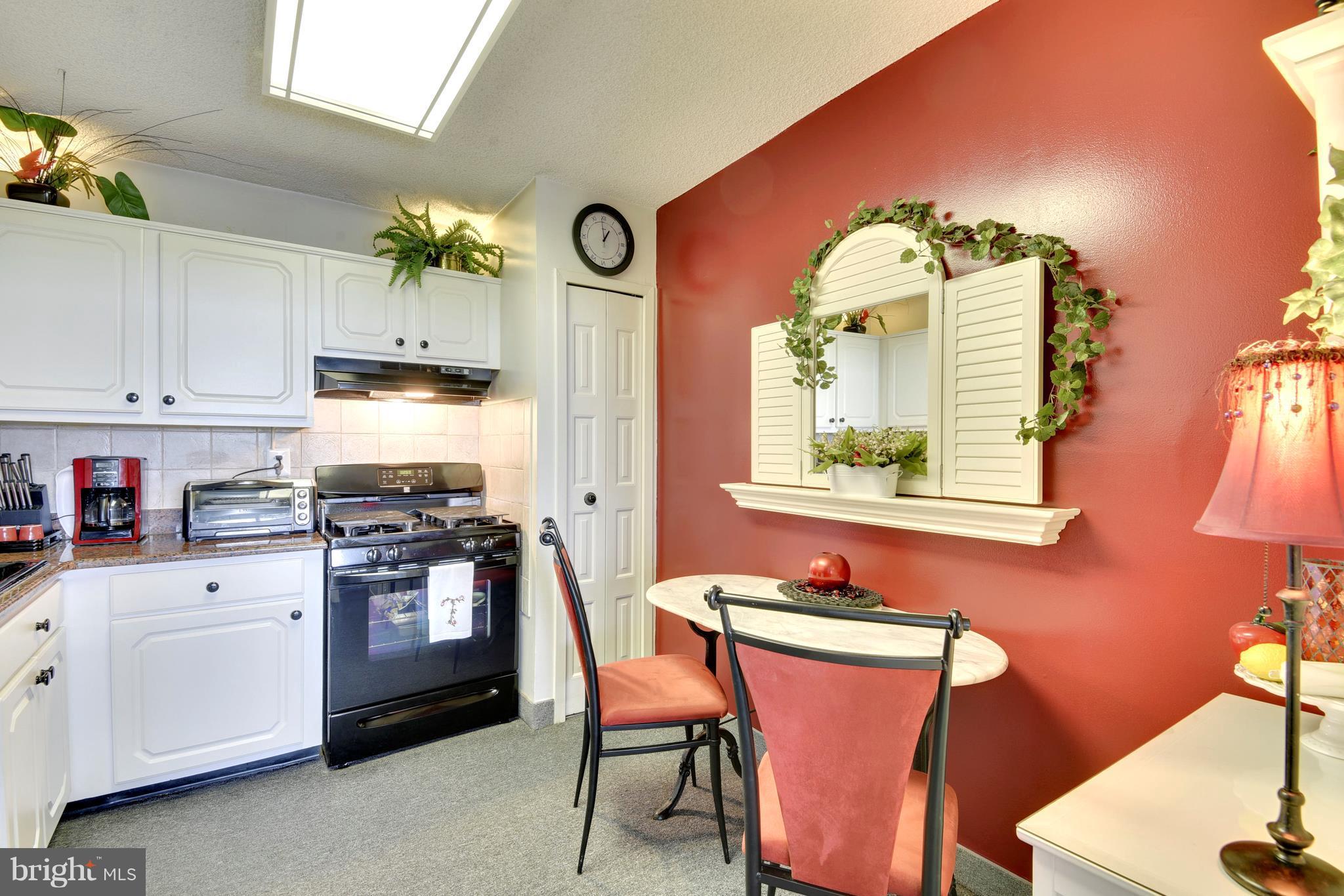 PROMENADE TOWERS - Residential