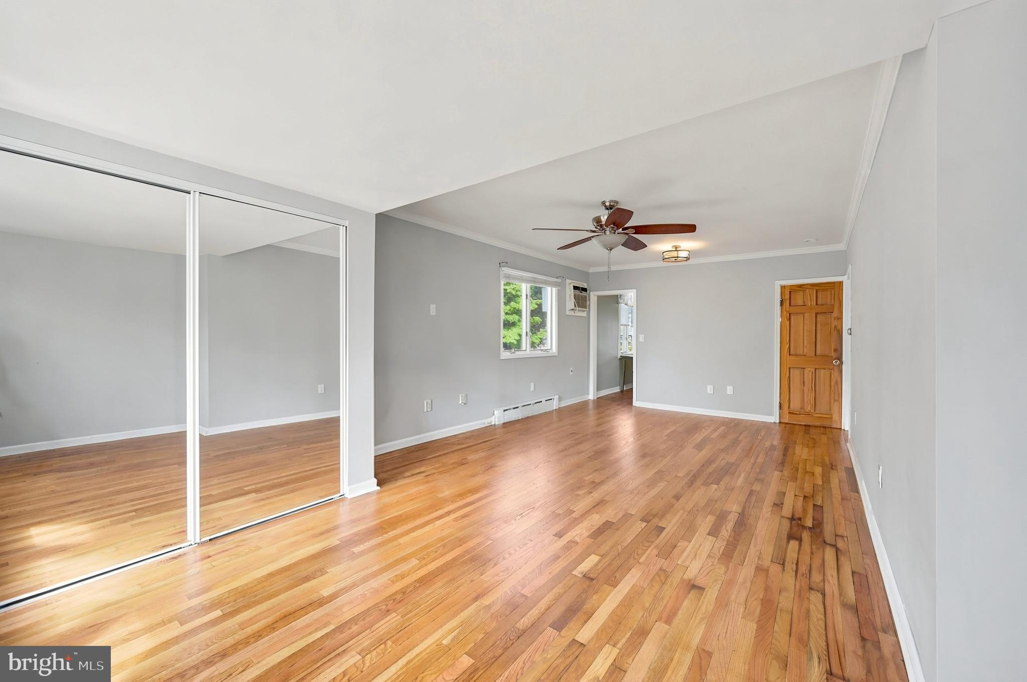 218 N SYLVANIA AVENUE