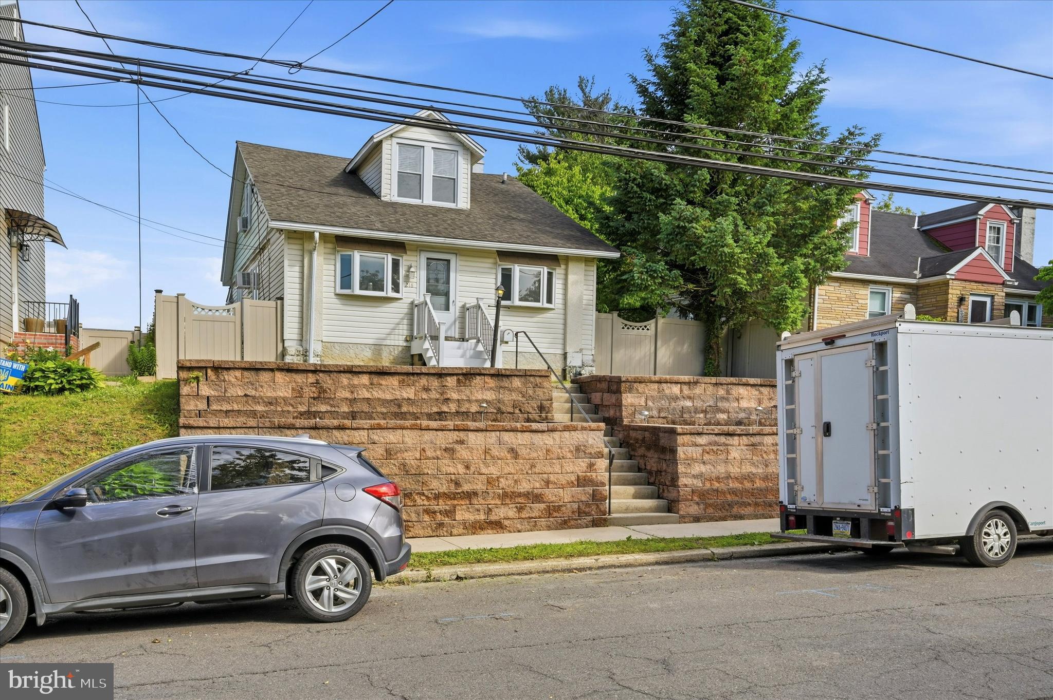 218 N SYLVANIA AVENUE