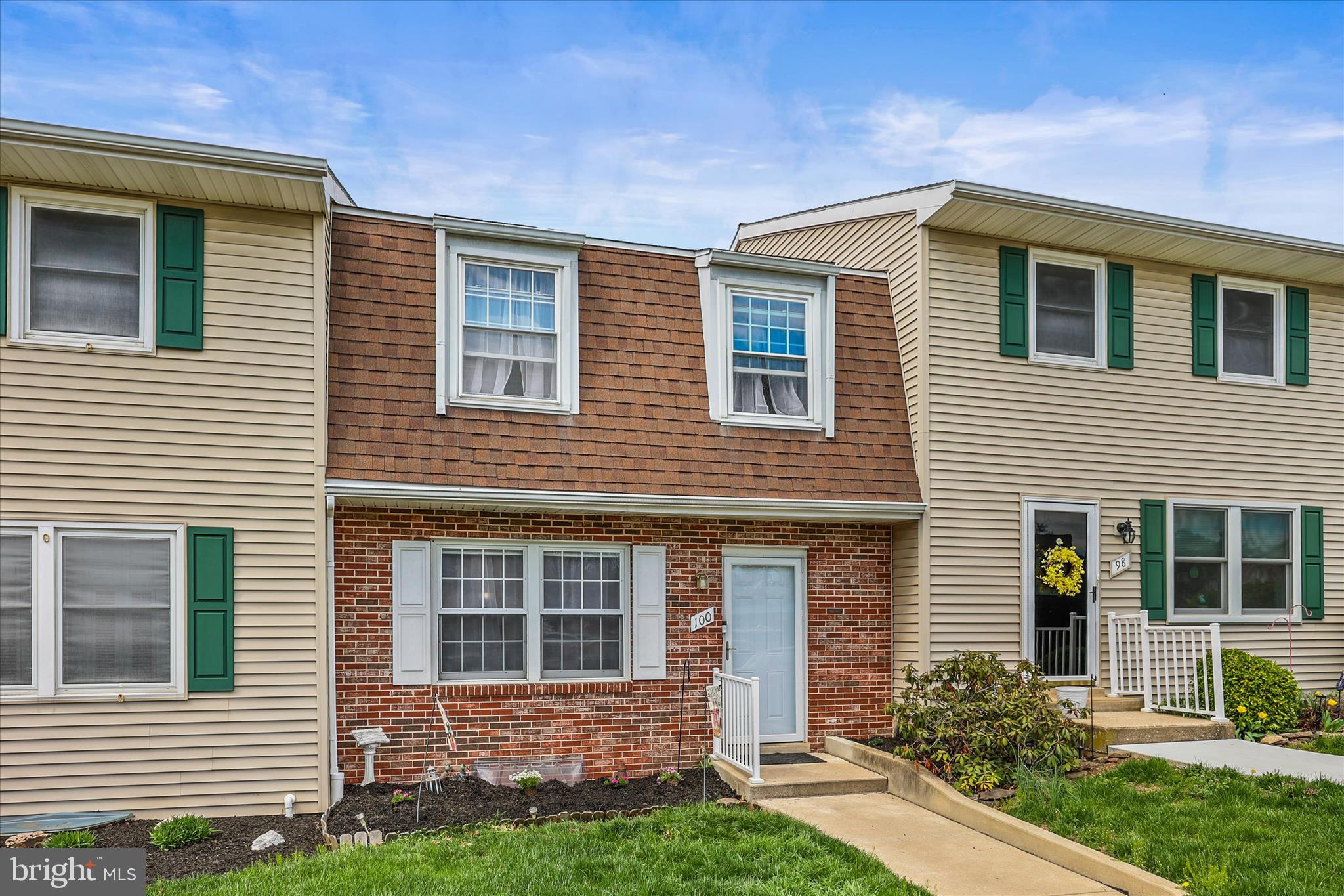 100 DEW DROP COURT 100