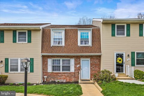 Photo of 100 Dew Drop Court #100, YORK, PA 17403 (MLS # PAYK2100720)