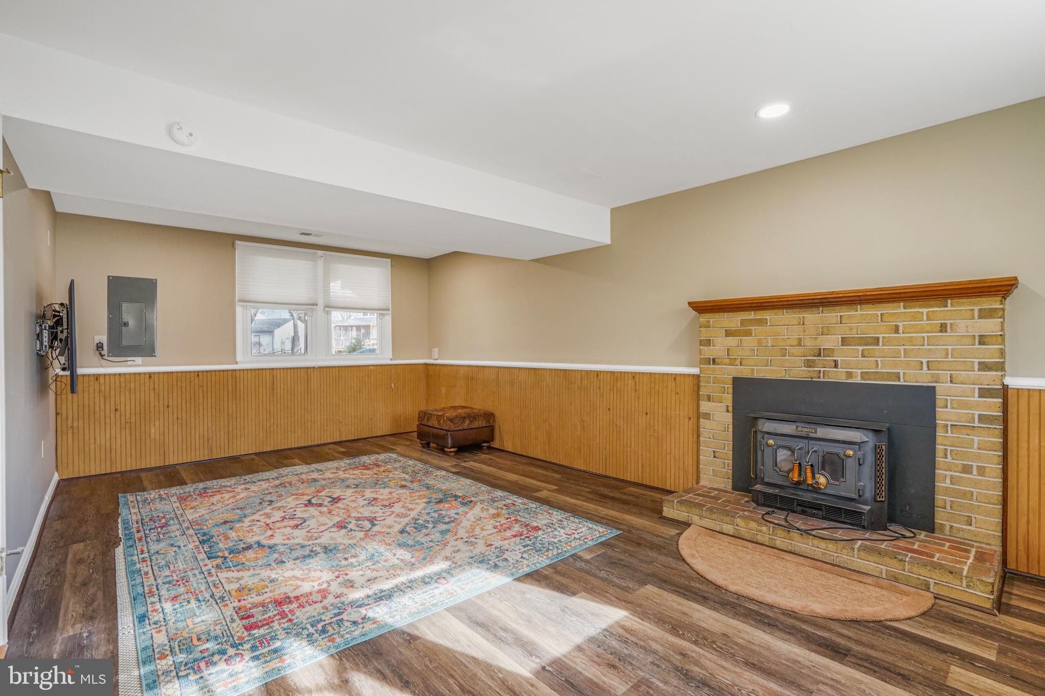 FOX MILL ESTATES - Residential