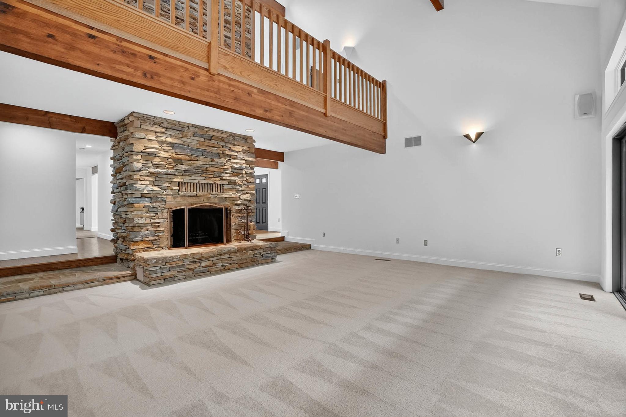 13719 LAKESIDE DRIVE