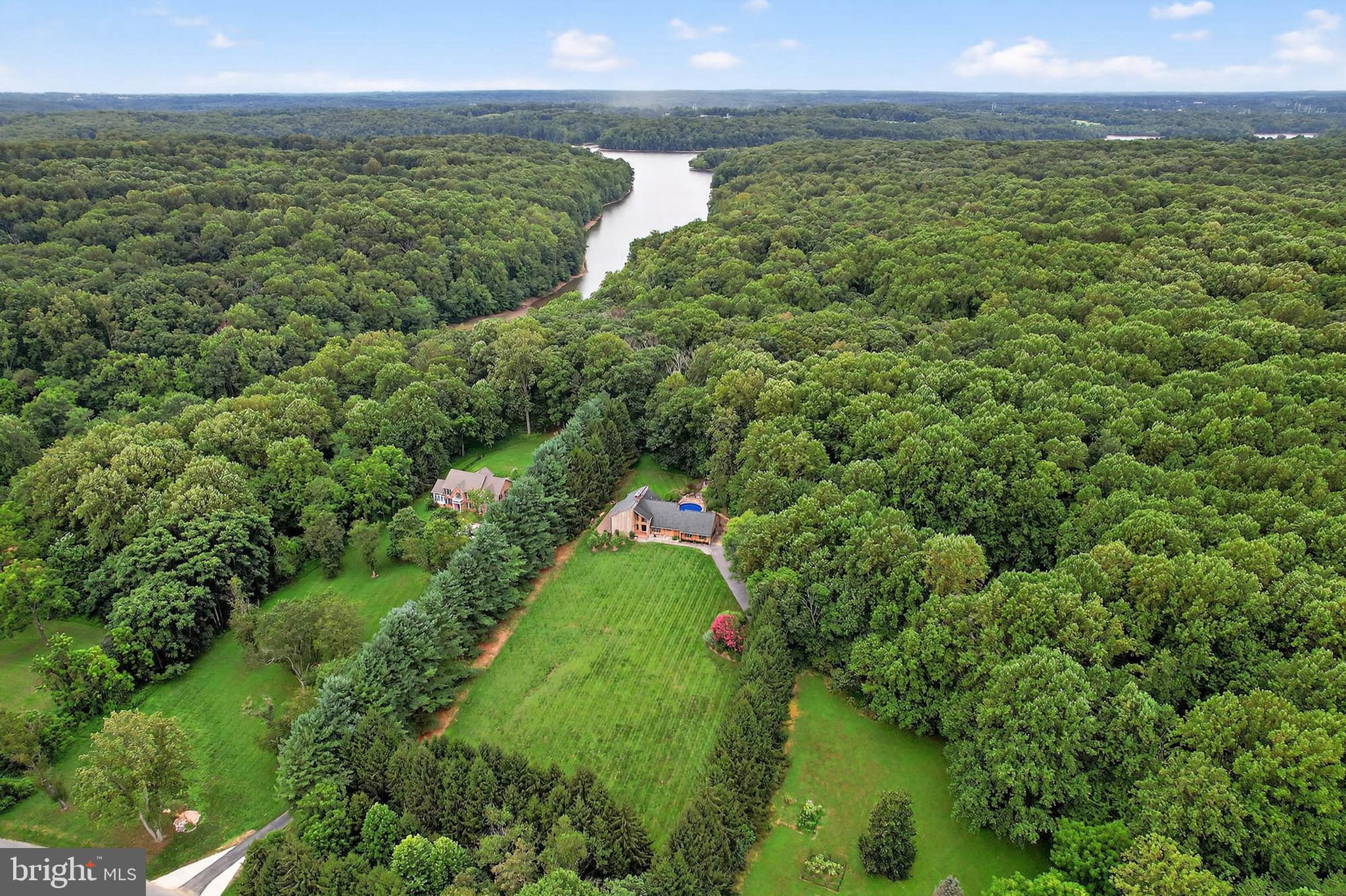 13719 LAKESIDE DRIVE