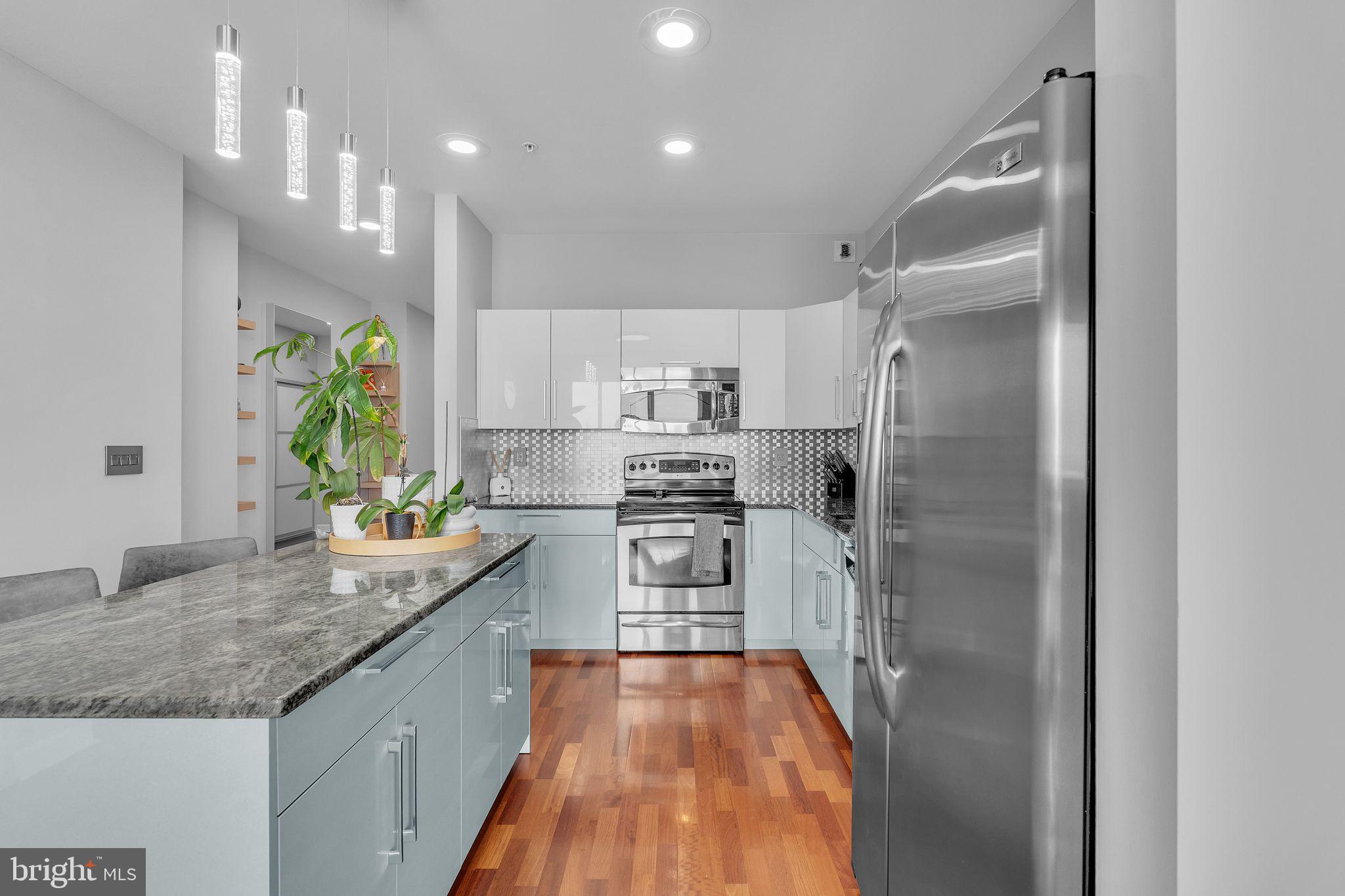 901 N PENN STREET F1206
