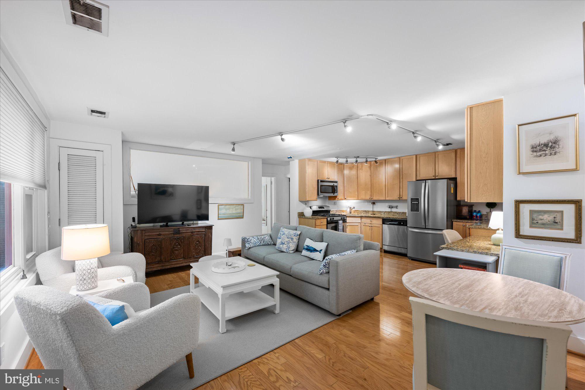 4840 MACARTHUR BOULEVARD NW 402