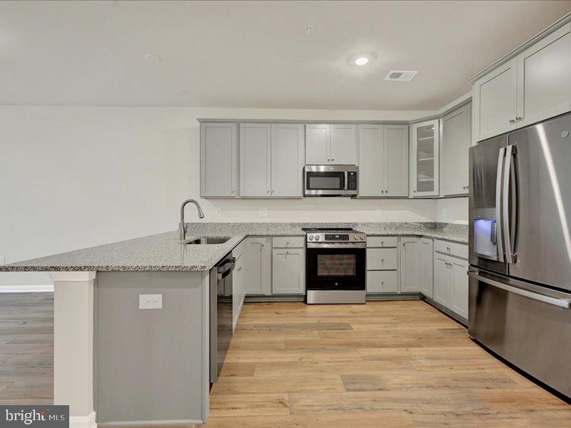 BEECHFIELD MANORS - Residential