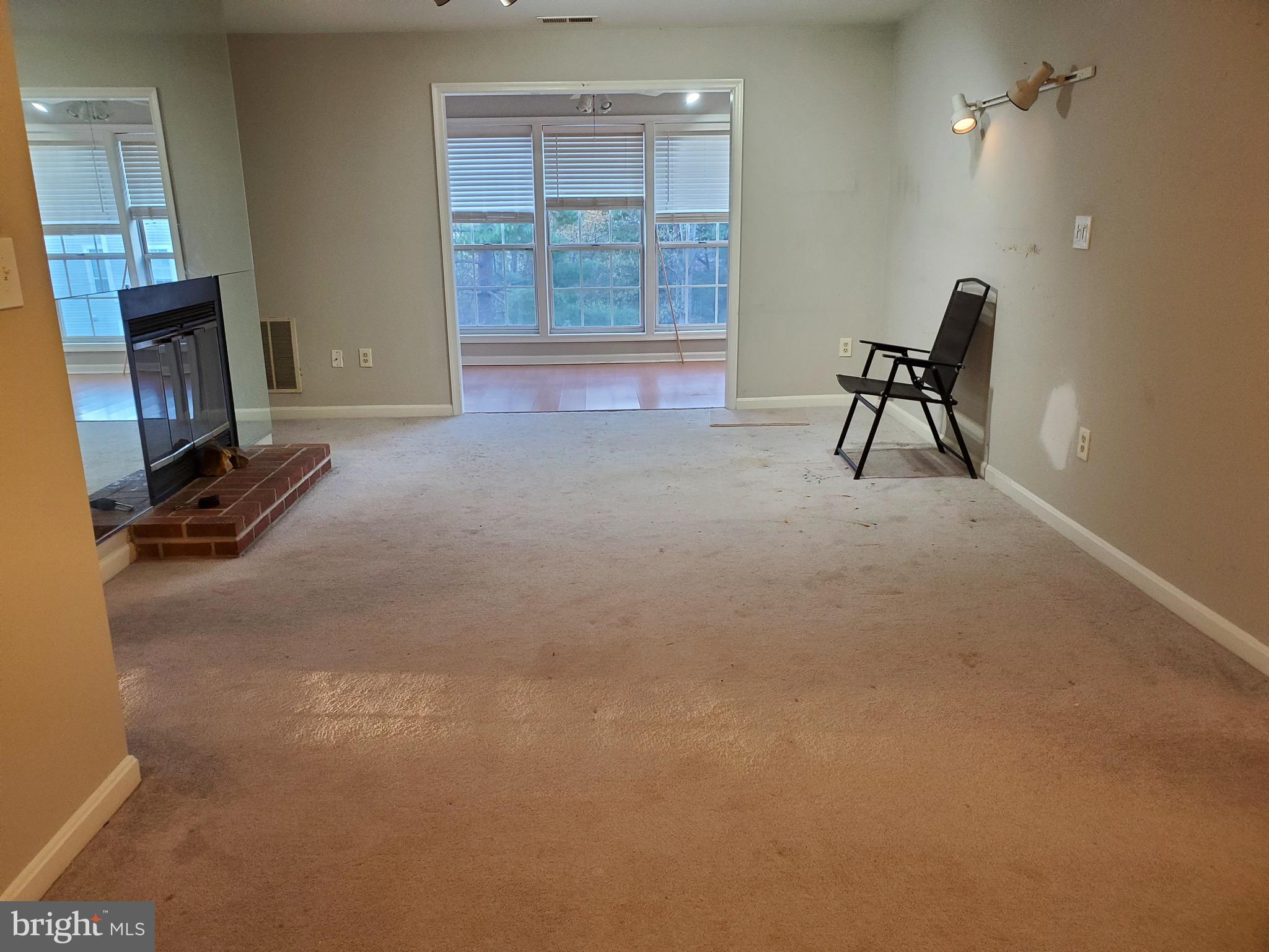 VININGS CONDO - Residential