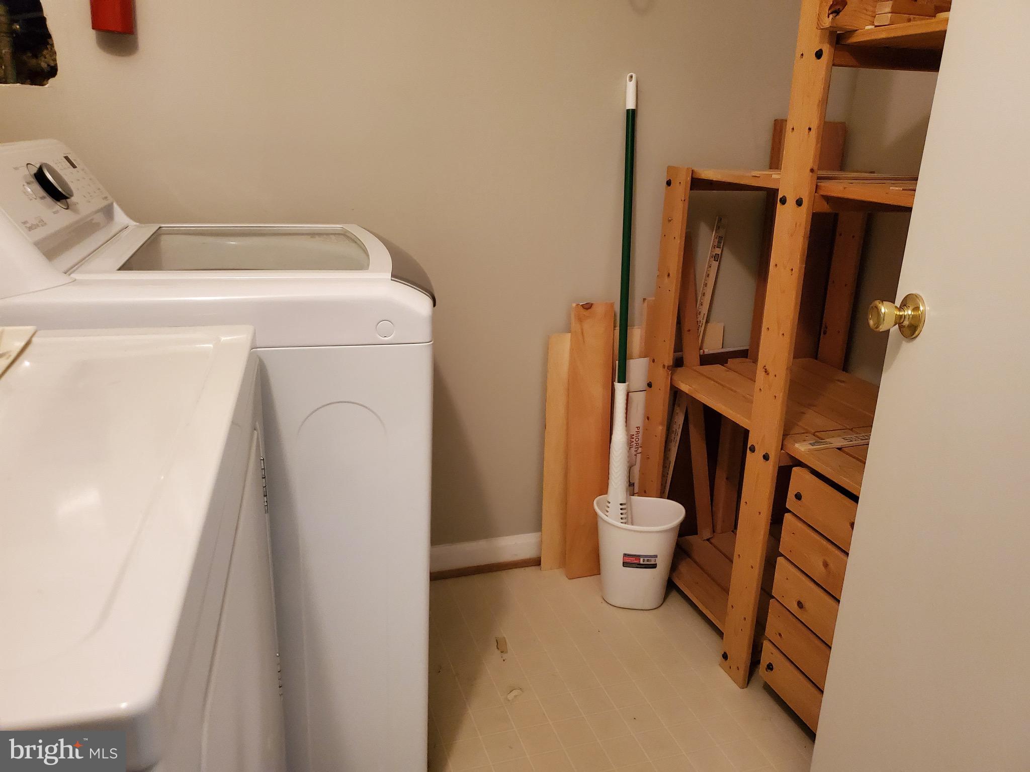 VININGS CONDO - Residential