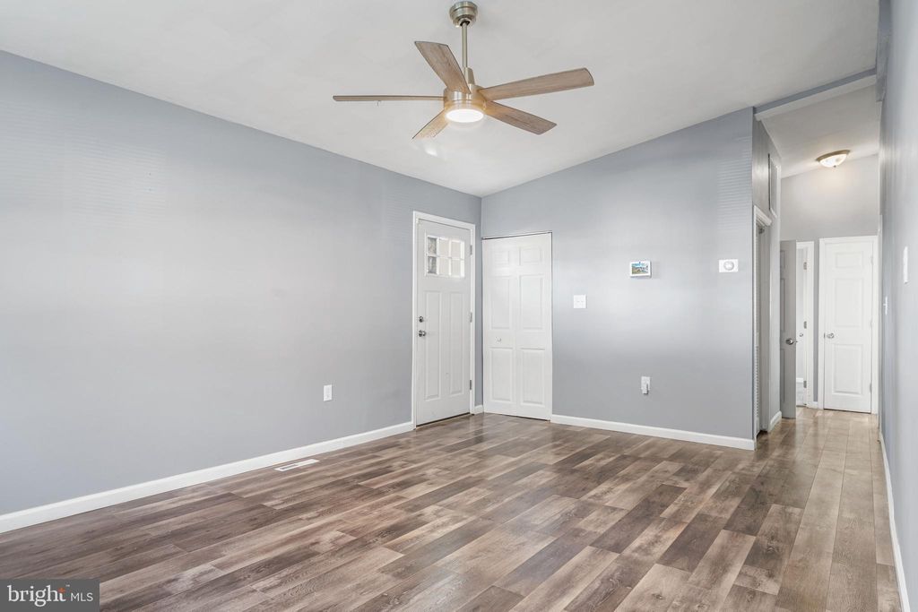 Photo of 405 Morningside Drive, GLEN BURNIE, MD 21061 (MLS # MDAA2129058)