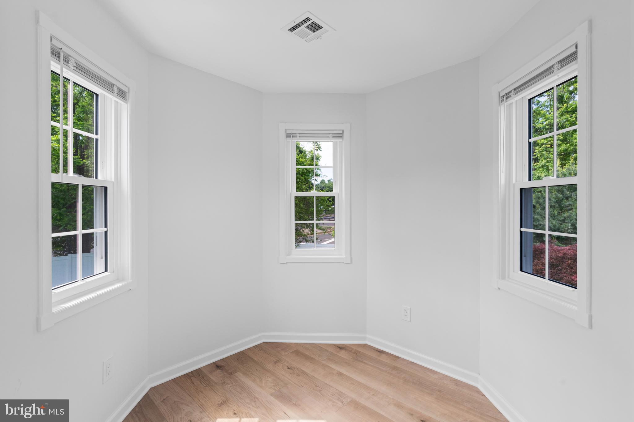 HULMEVILLE TERR - Residential