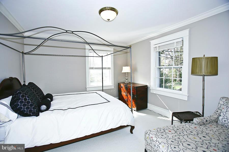 COUNTRY CLUB HILLS - Residential