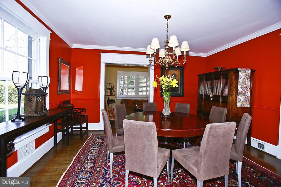 COUNTRY CLUB HILLS - Residential