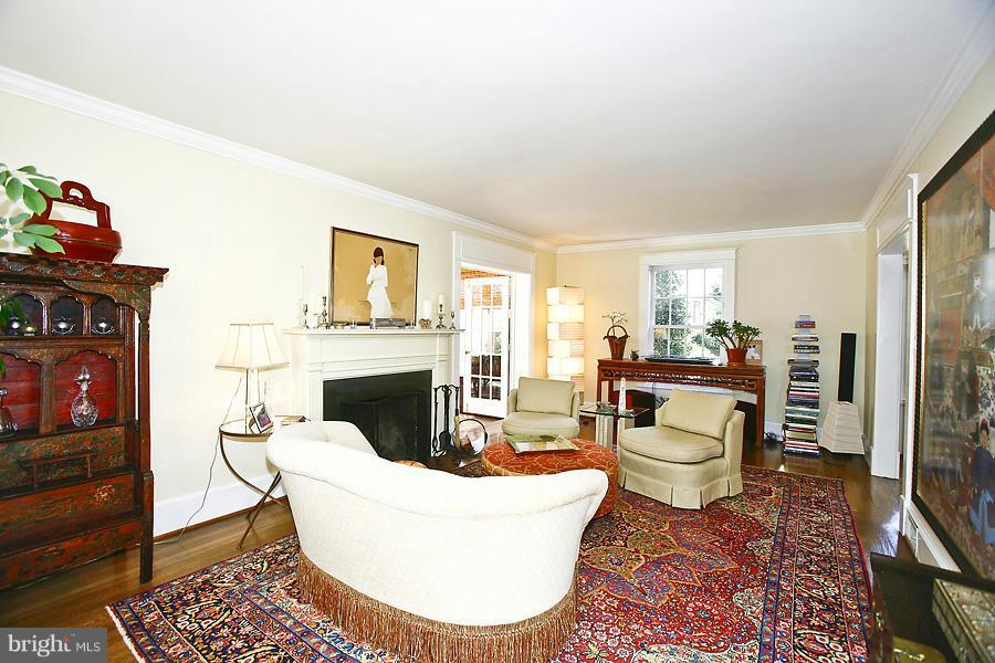 COUNTRY CLUB HILLS - Residential