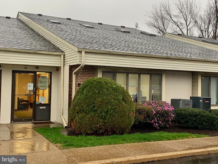 Desirable location !!  Close to I-95, Woodhaven Rd, Pa Turnpike and Roosevelt Blvd.  This professional office space consists of 1450 sq ft of office space.  First floor is 1000 sq ft  with 2 private offices and large open area kitchenette area, storage closet and bathroom.   Second floor is 450 sq ft of open space with skylights.    Call to make an appointment. Landlord pays condo fees and Cam charges.