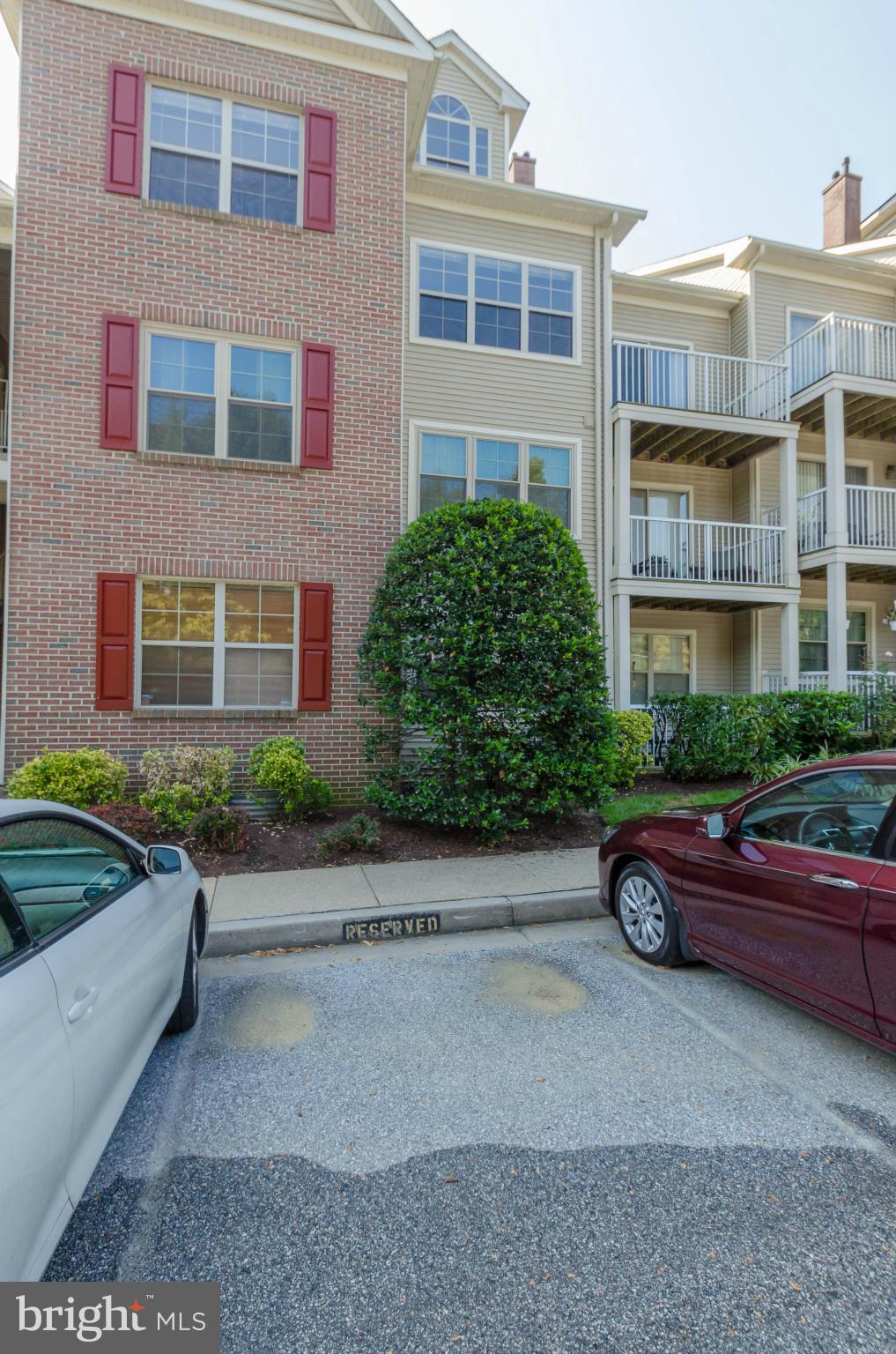 FALLS GABLE - Residential Lease