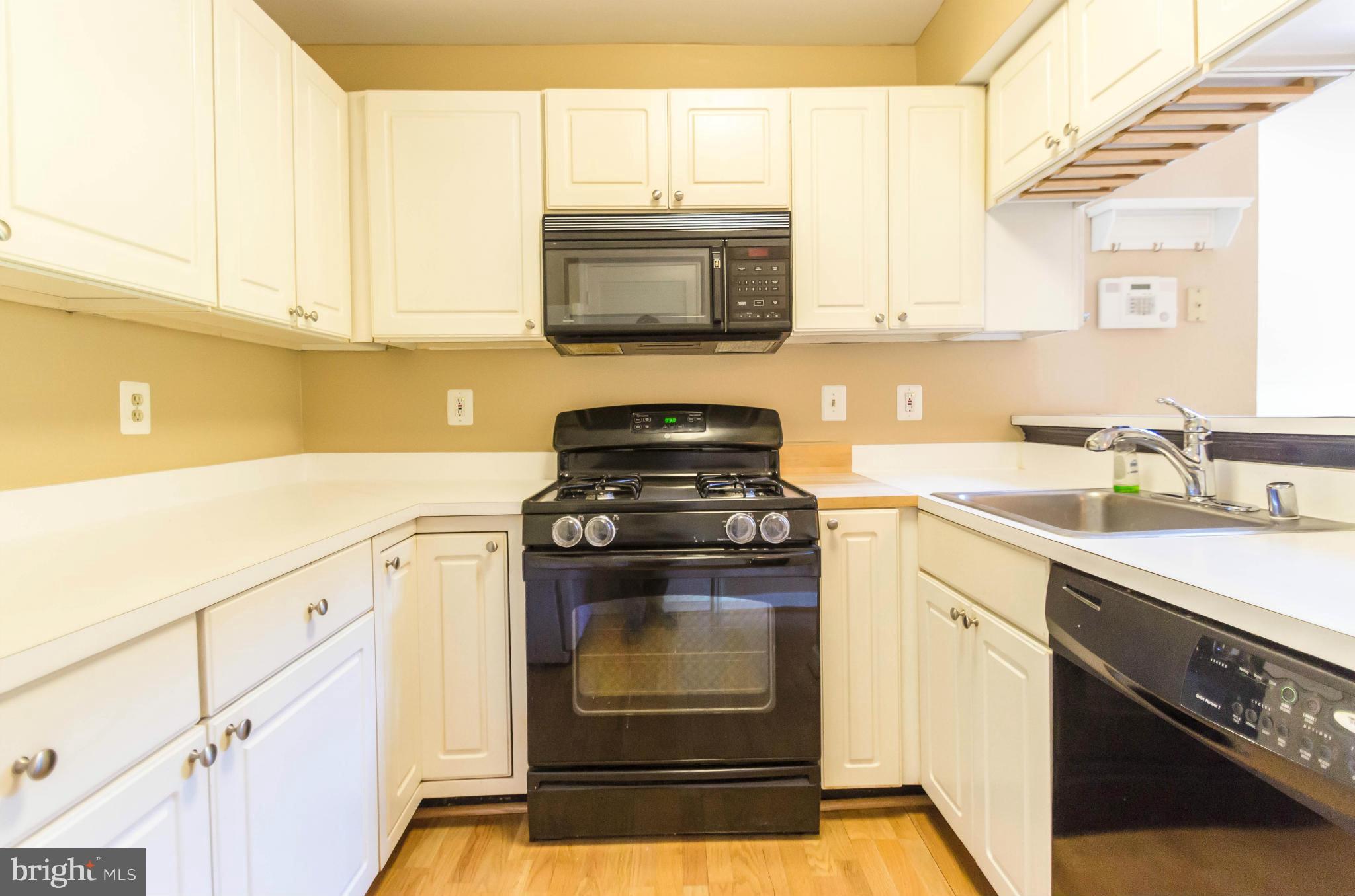 FALLS GABLE - Residential Lease