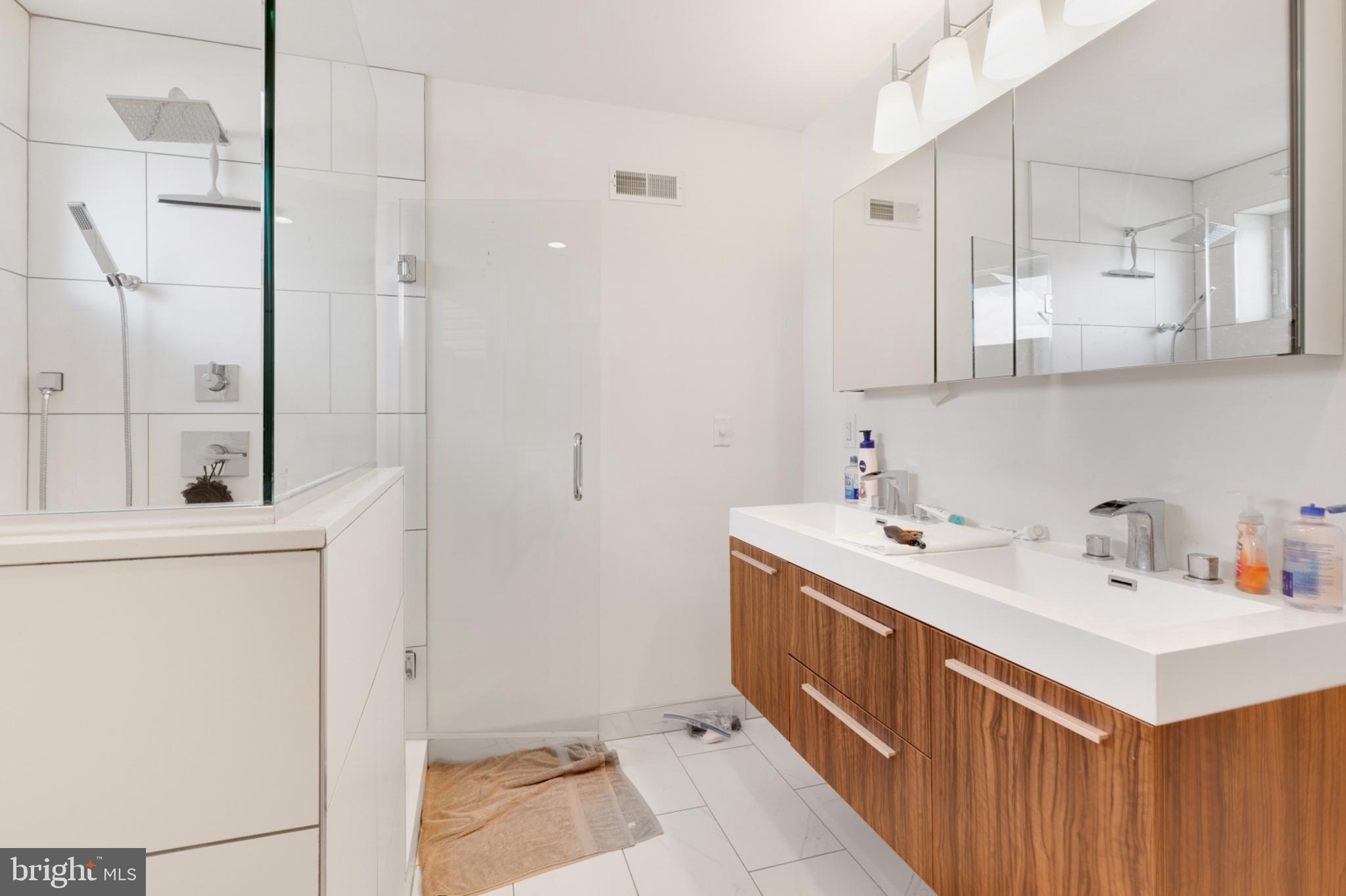 POINT BREEZE - Residential Lease