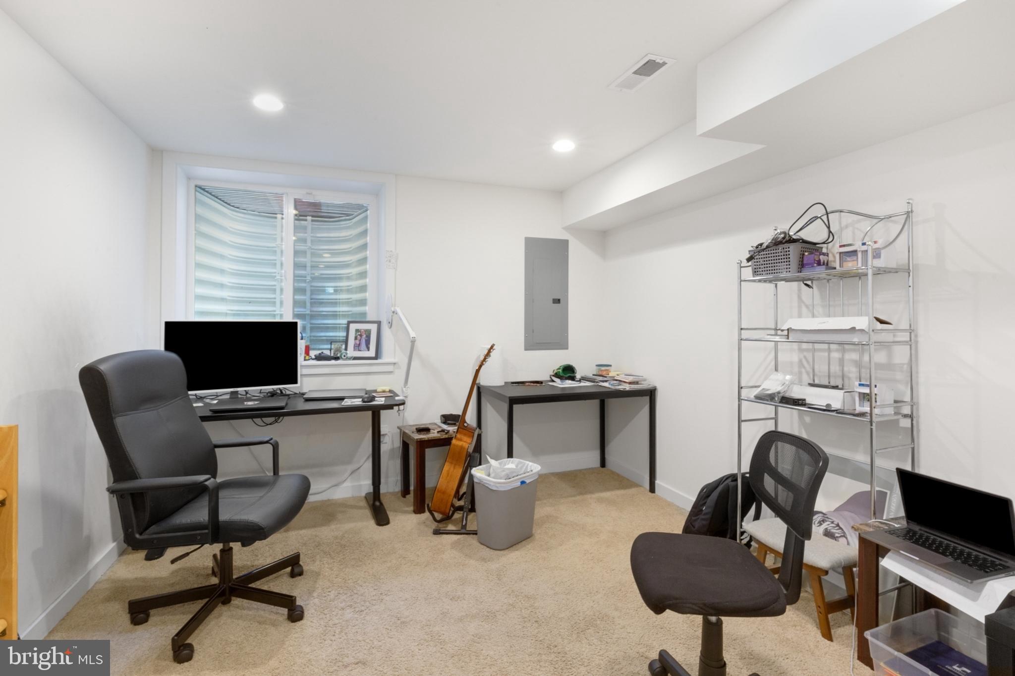 POINT BREEZE - Residential Lease