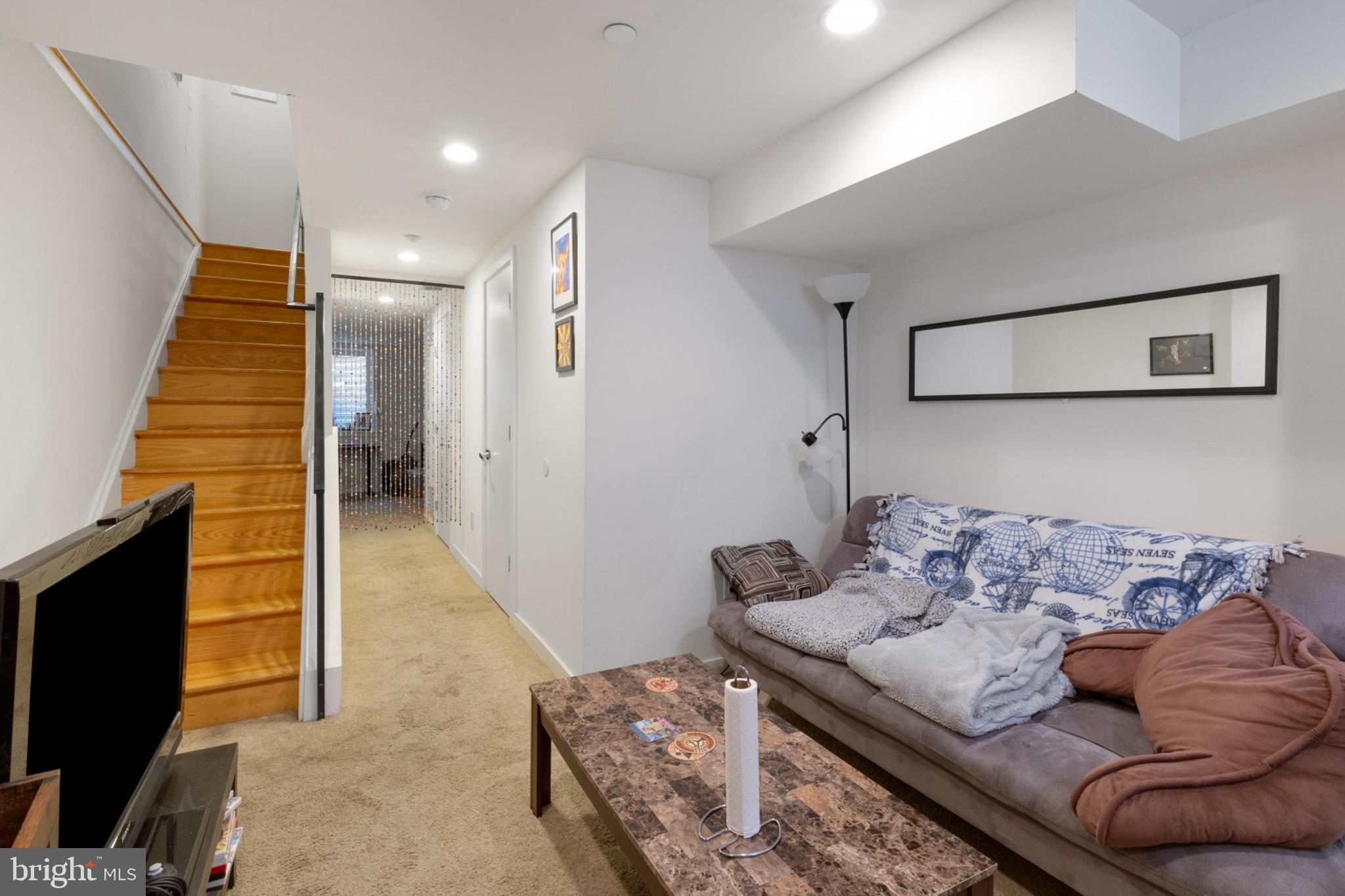 POINT BREEZE - Residential Lease