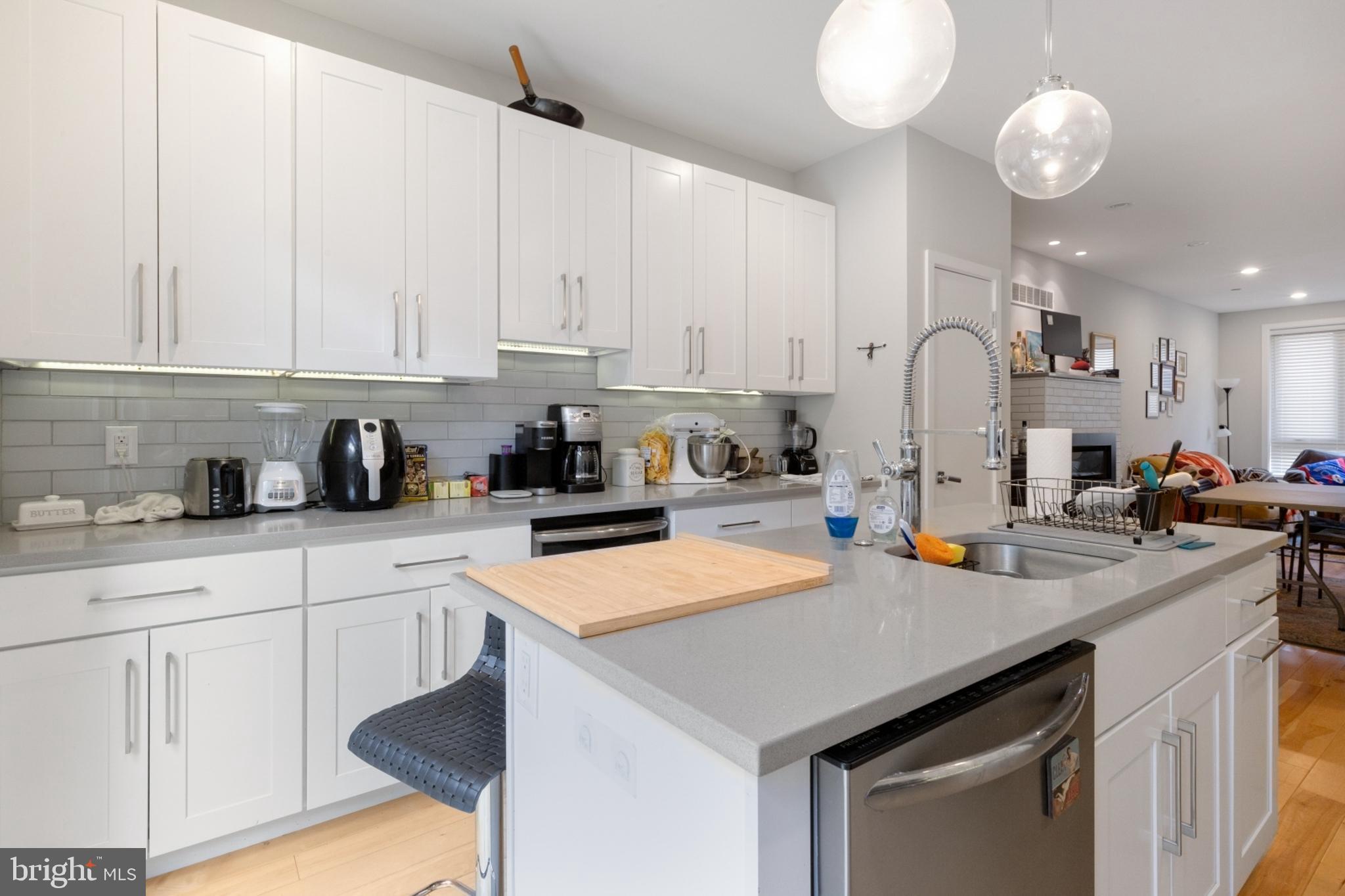 POINT BREEZE - Residential Lease