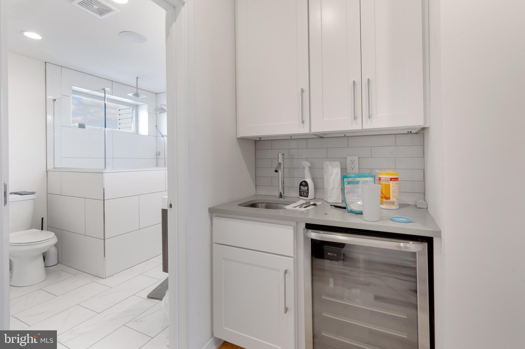 POINT BREEZE - Residential Lease