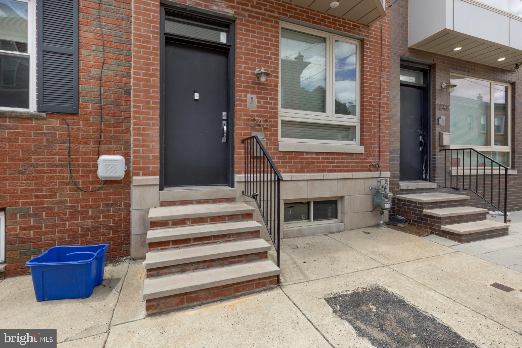 POINT BREEZE - Residential Lease