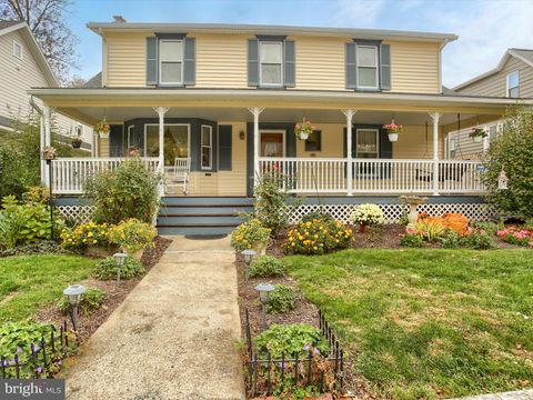 Homes For Sale - 110 N 25th Street<br/> CAMP HILL, PA 17011