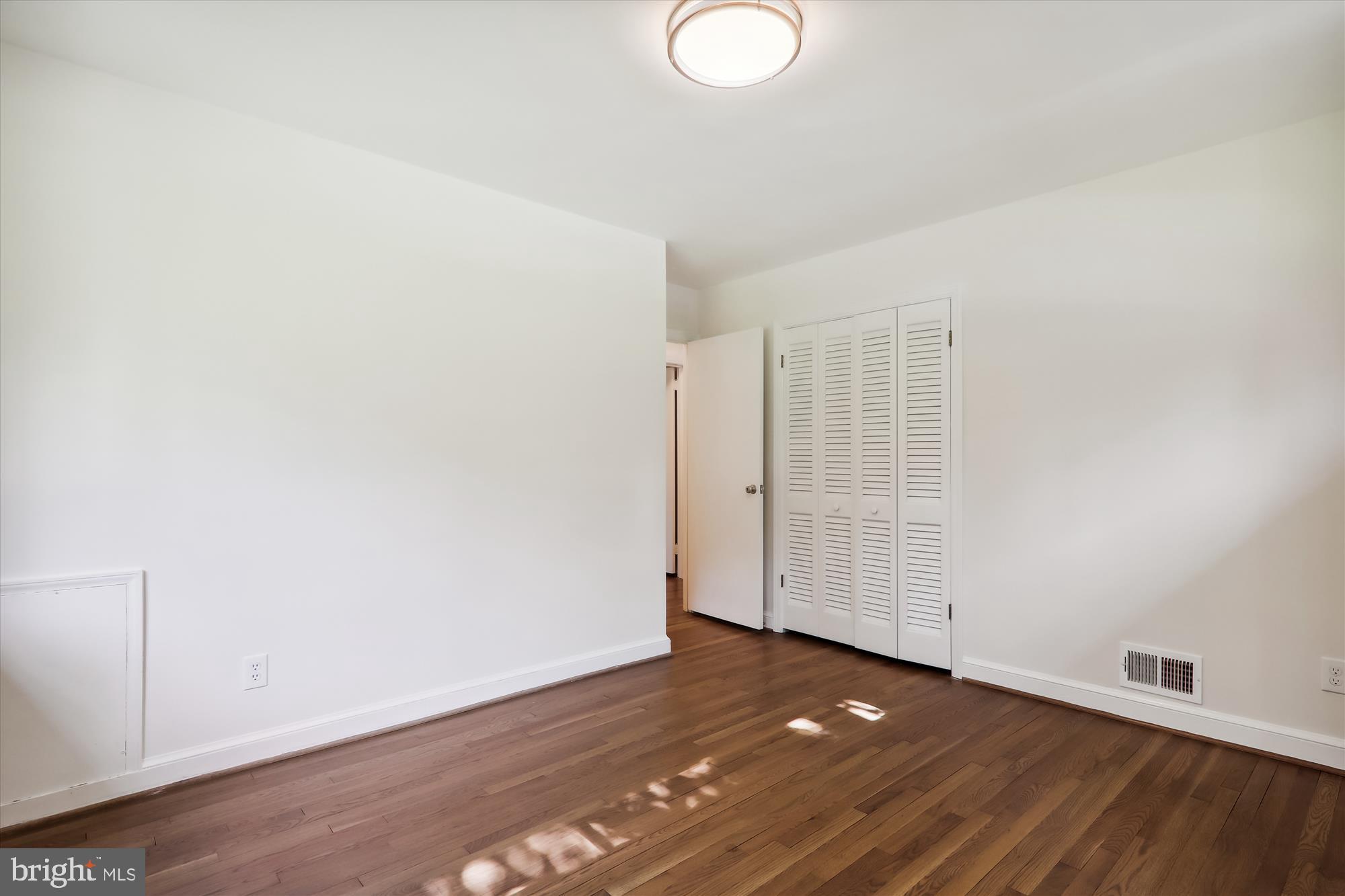 WOODSIDE PARK - Residential